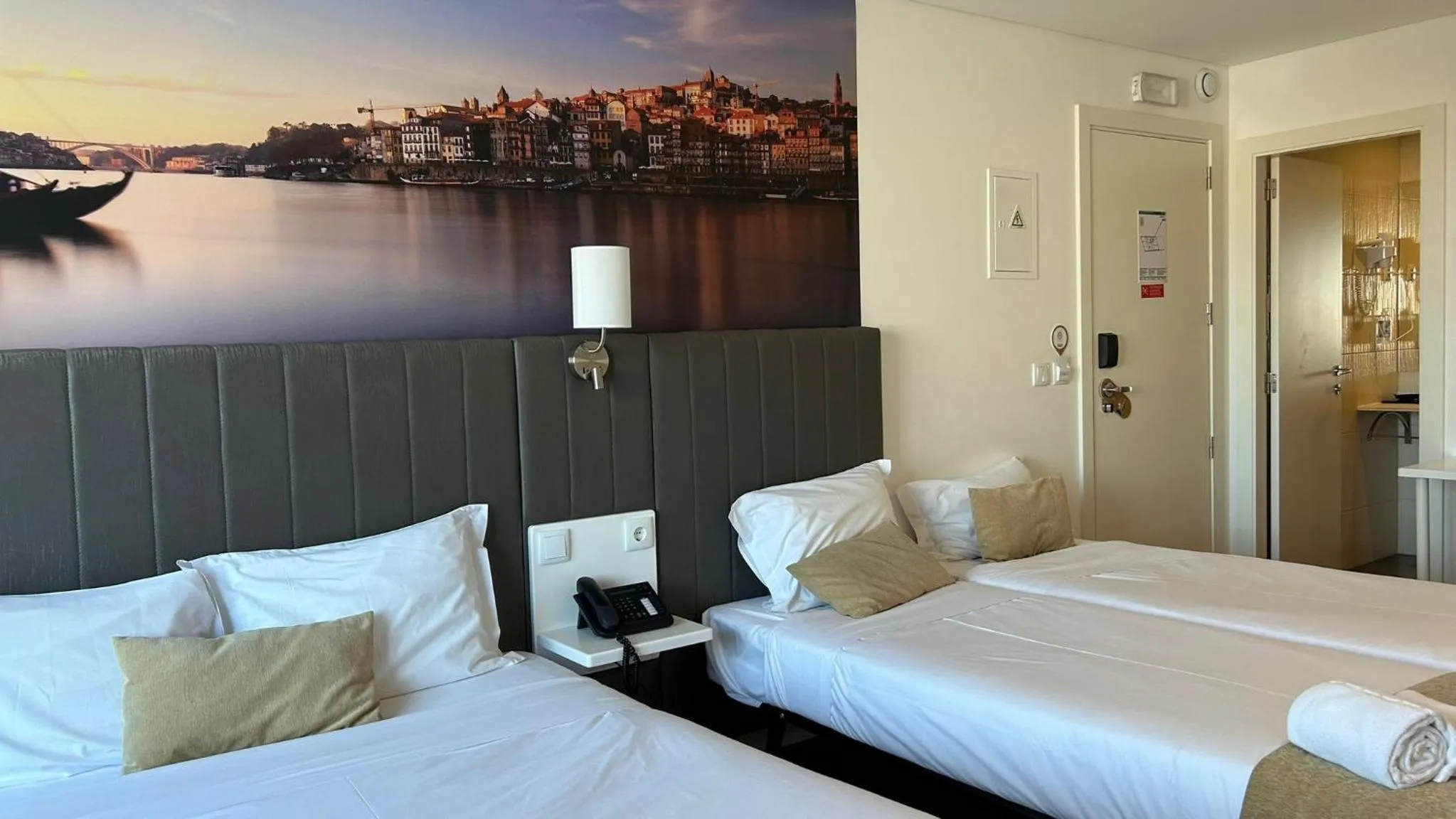 Bed in Hotel Porto Interface Trindade By Kavia