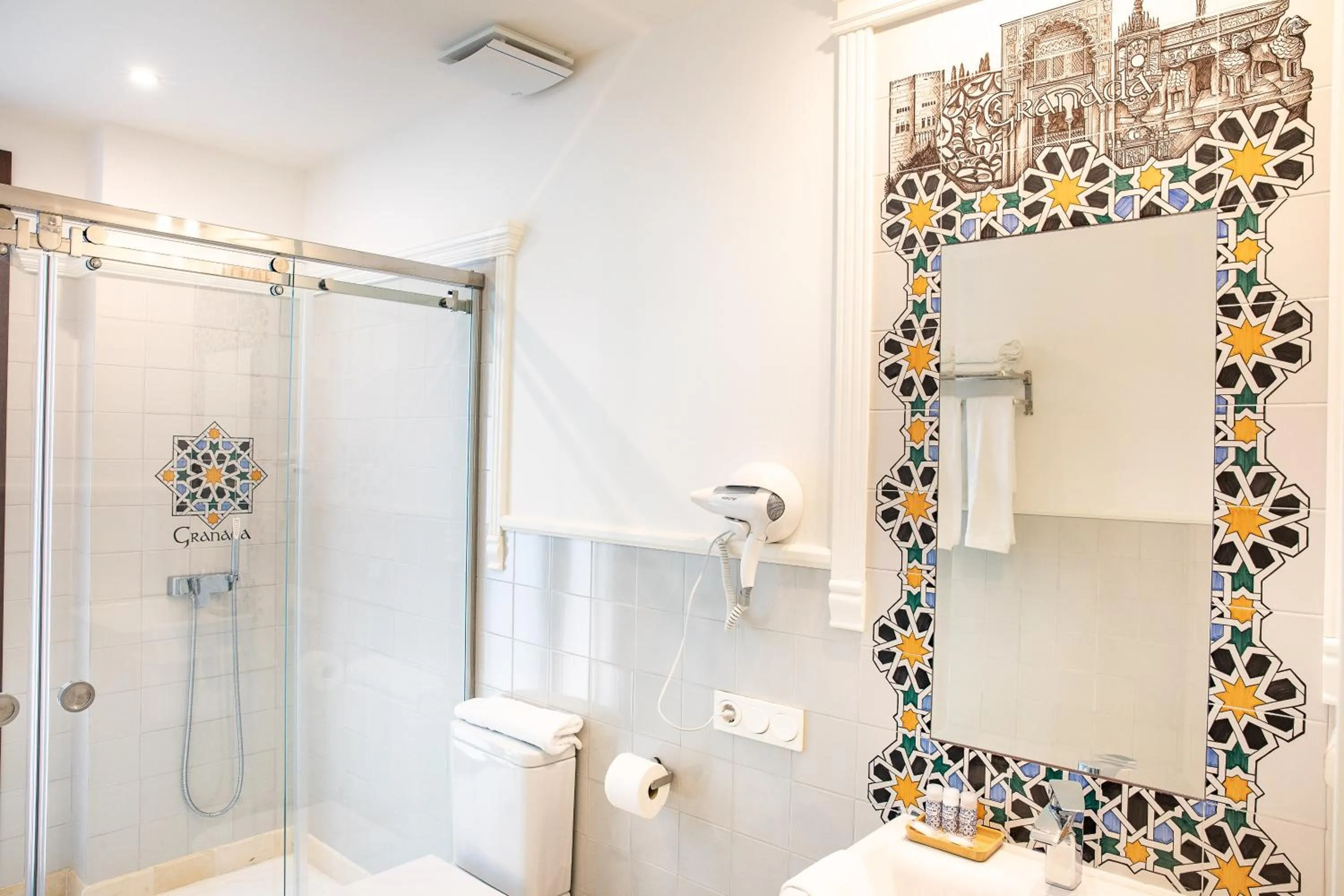 Bathroom in Posada Boutique El Gallo Morón