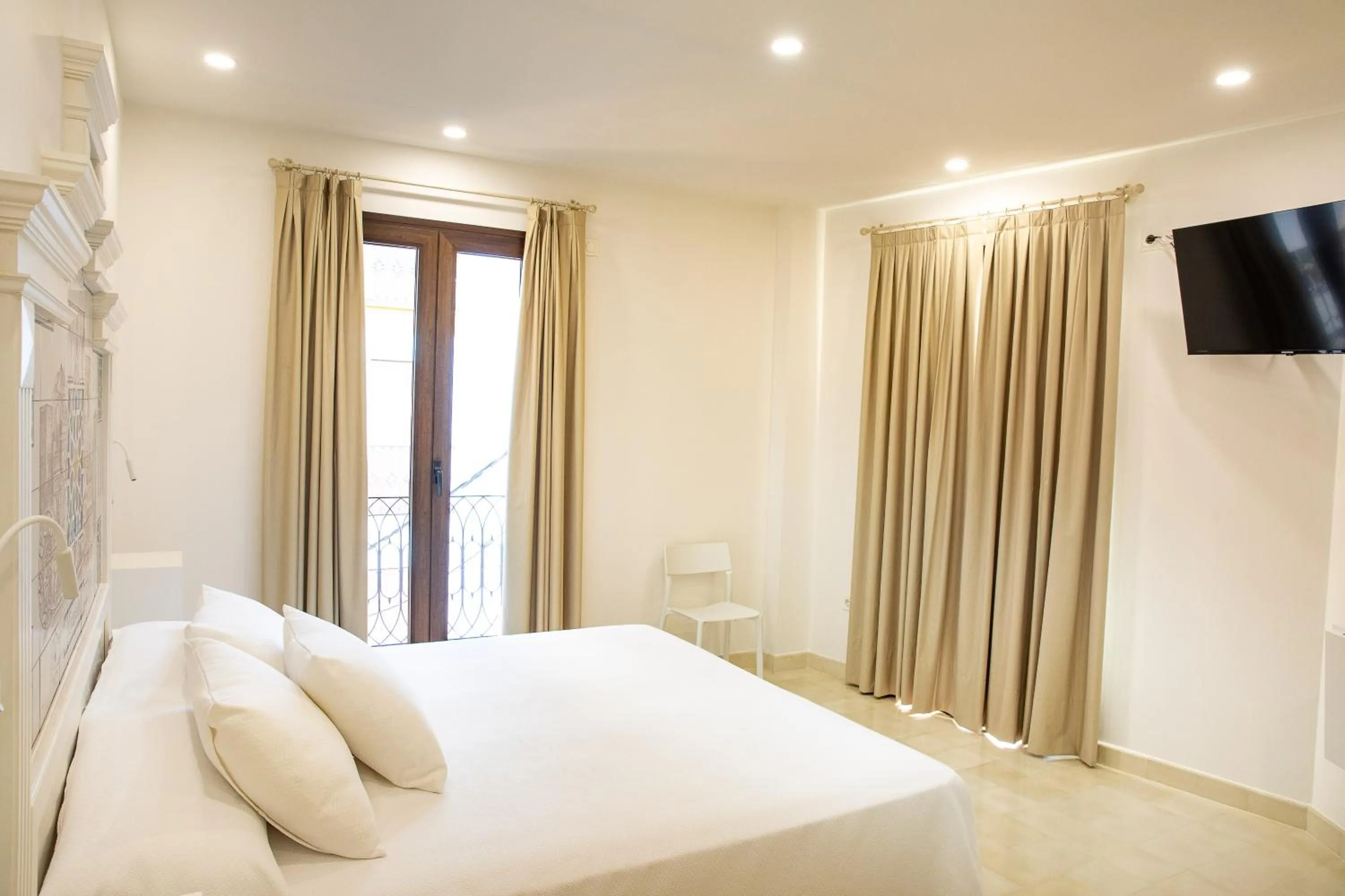 Photo of the whole room, Bed in Posada Boutique El Gallo Morón