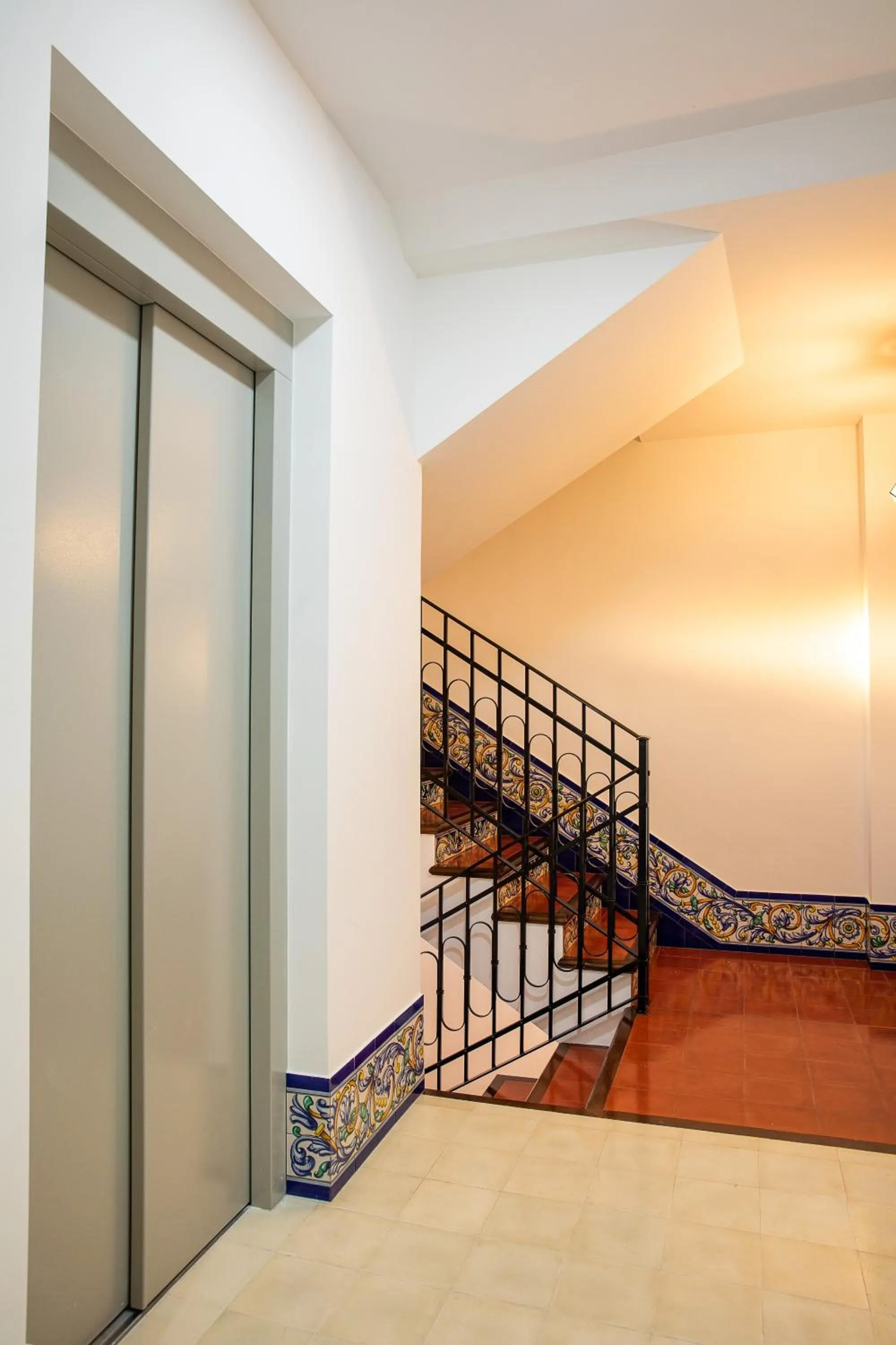 elevator in Posada Boutique El Gallo Morón