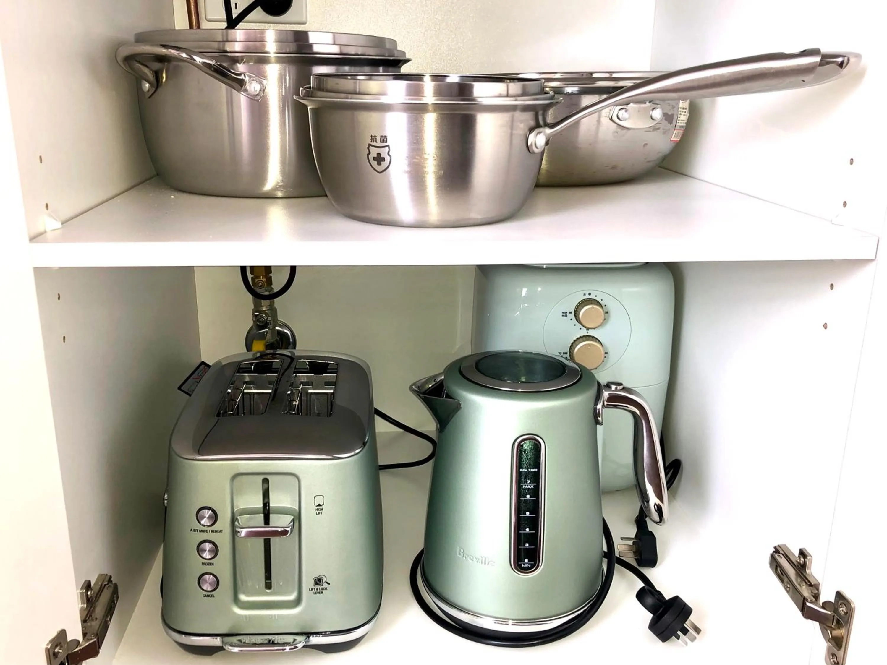 kitchen in Pink Lake Tiny House - 'Peony'