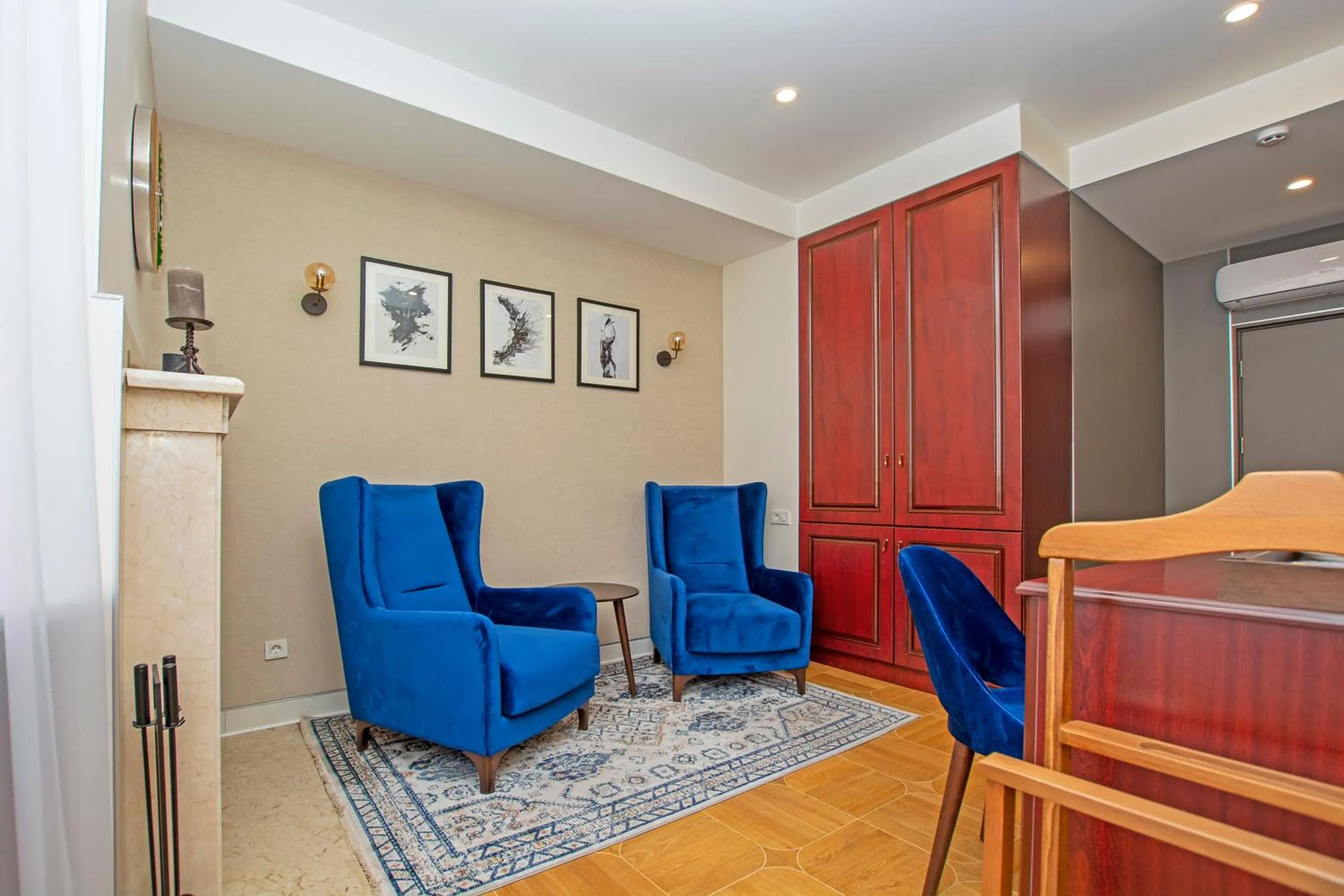 Seating area in Cartez by Horizon Hotels, Yerevan