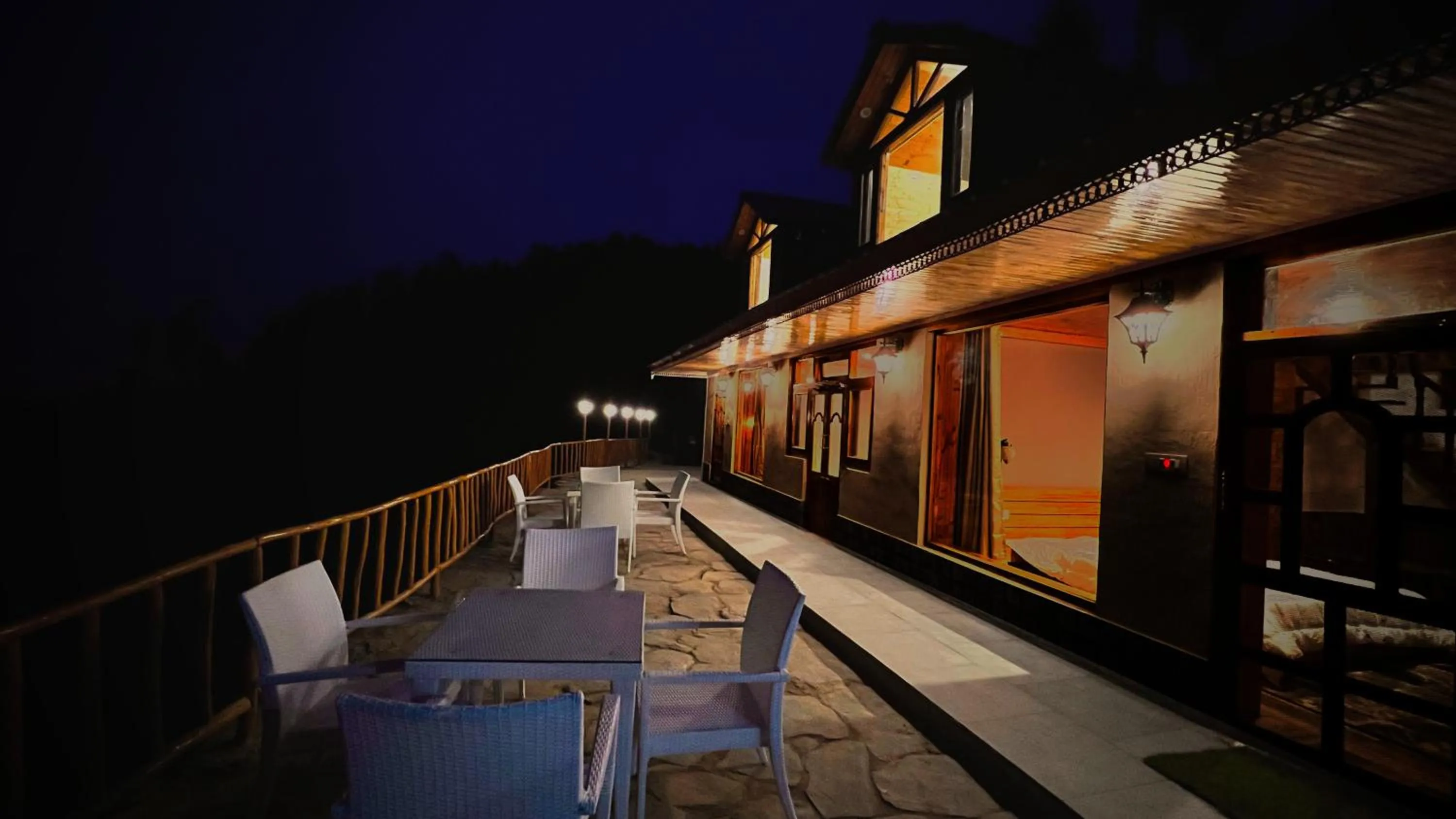 Seating area in Jomotel Talai