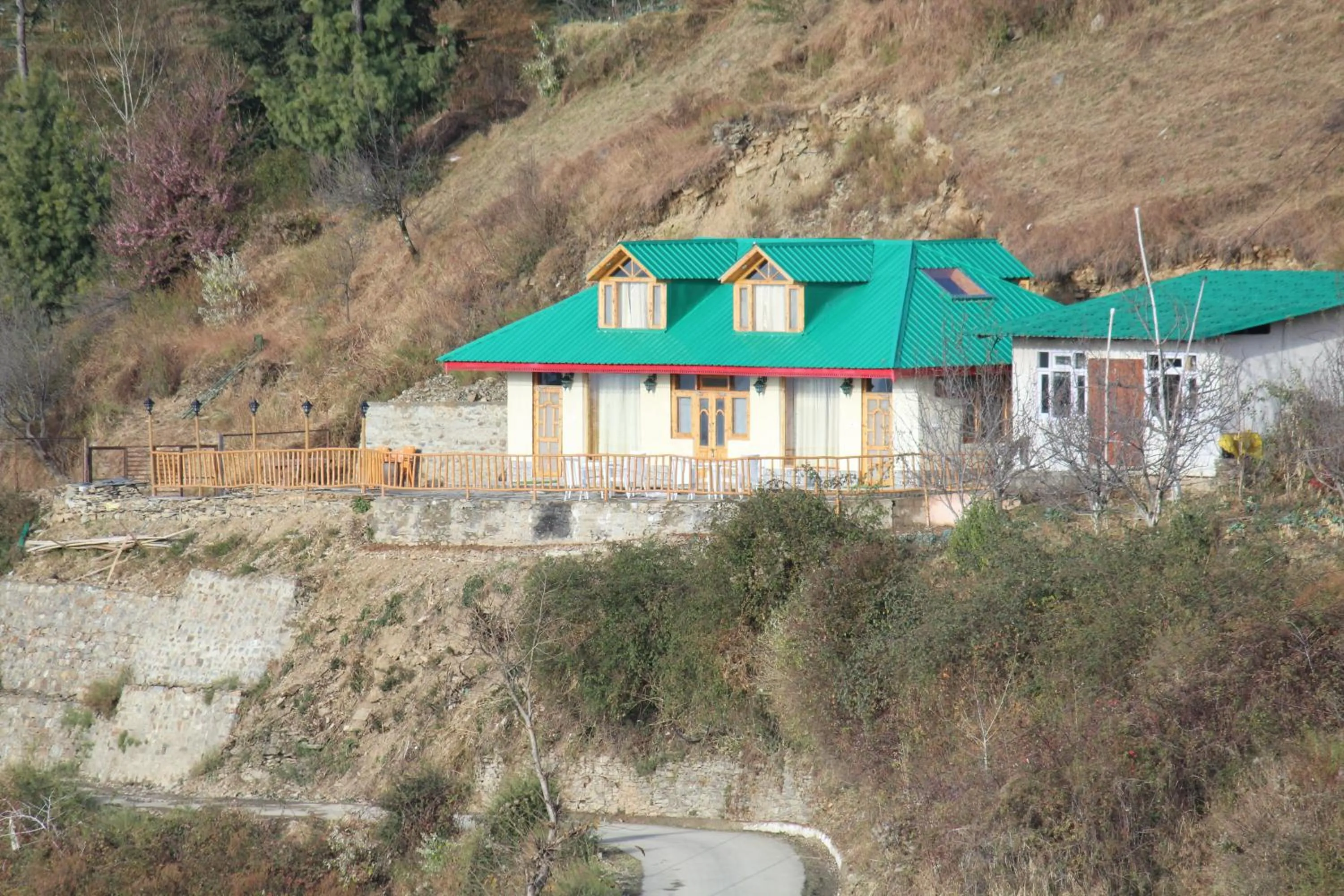 Property building in Jomotel Talai