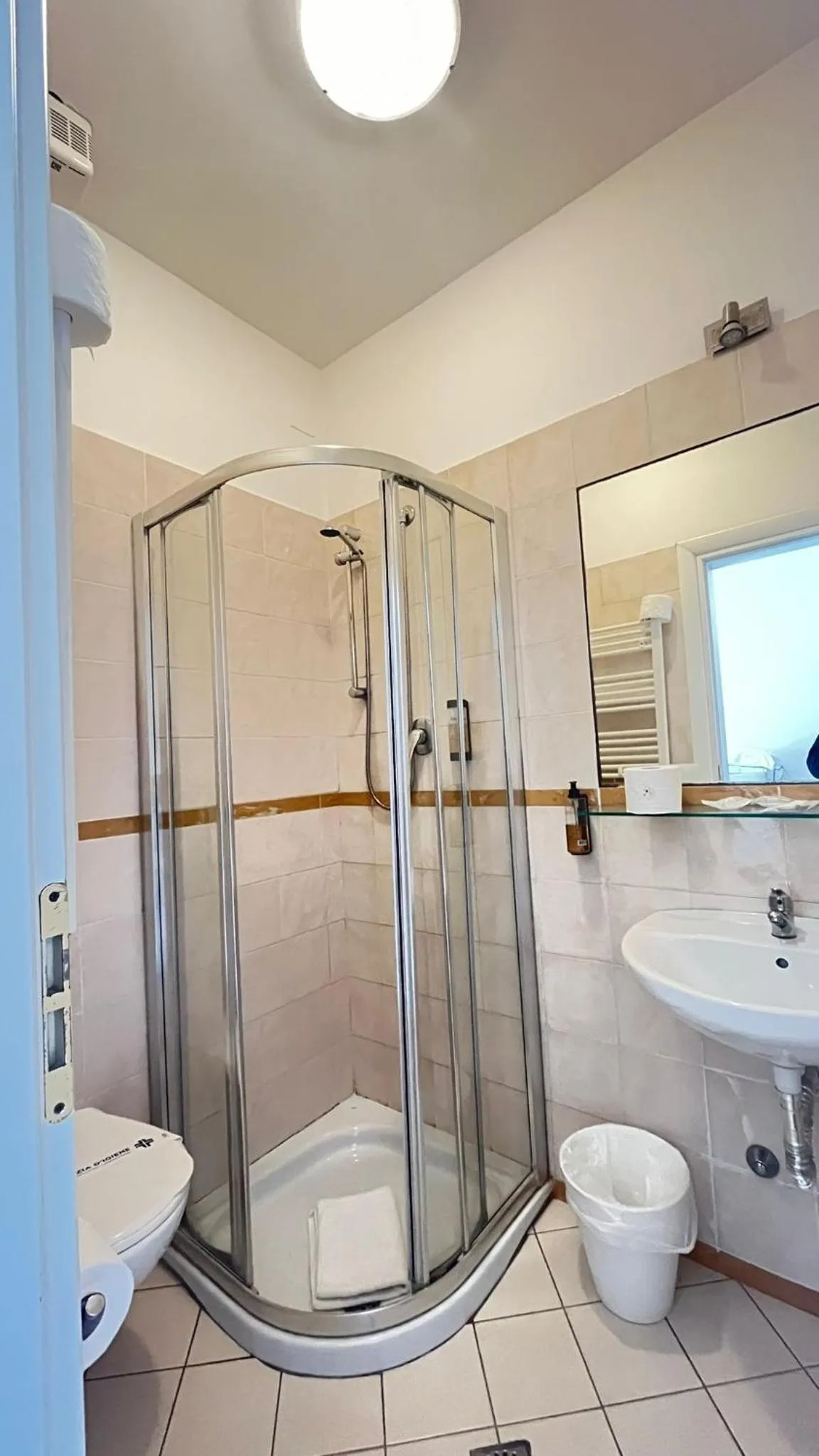 Shower in Riviera Mare Beach Life Hotel