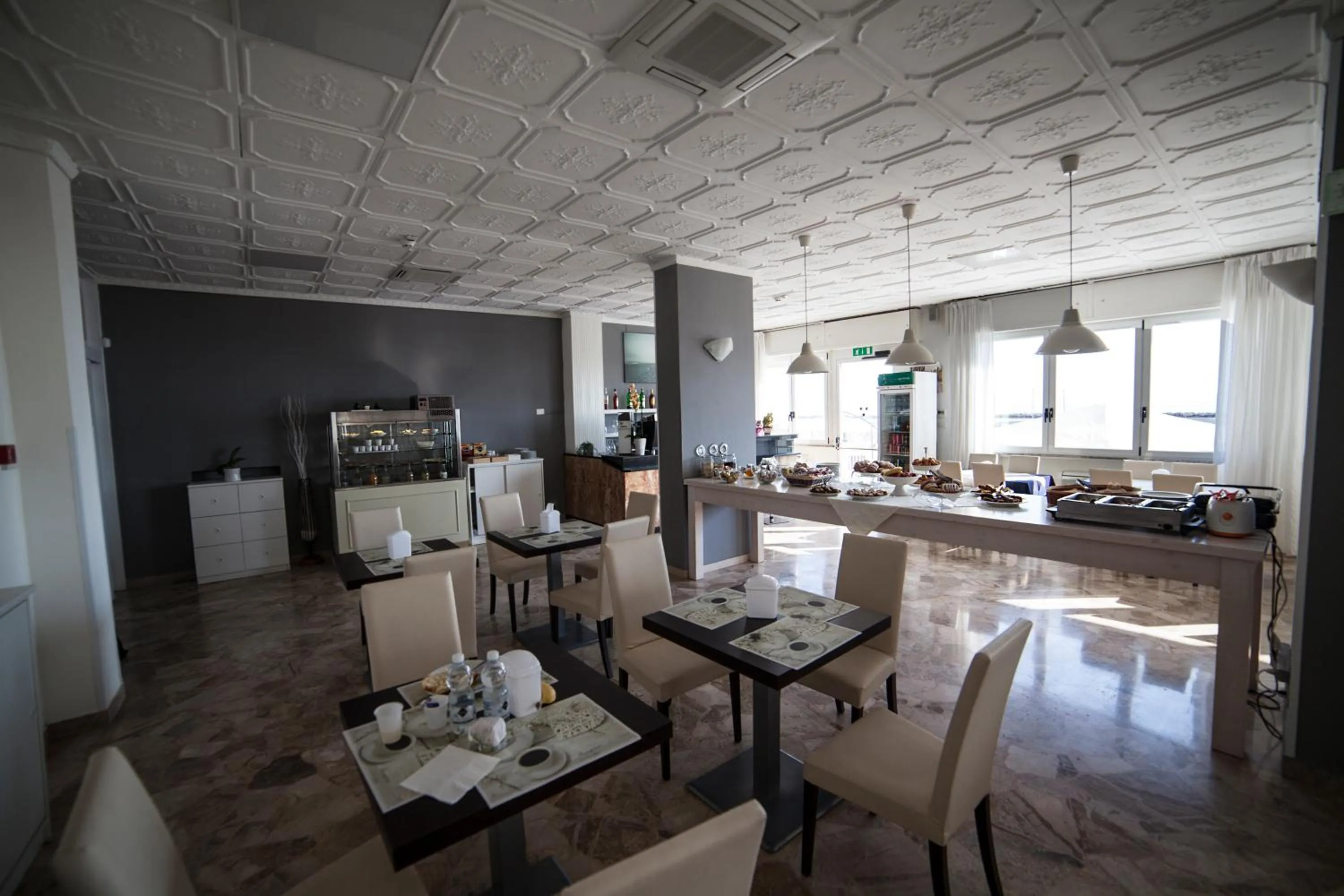 Restaurant/places to eat in Riviera Mare Beach Life Hotel