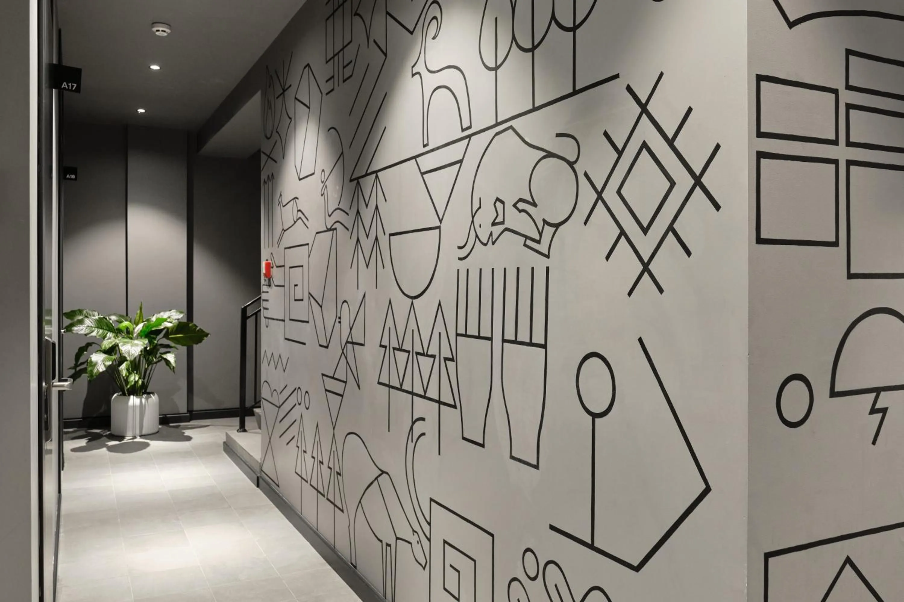 Decorative detail in Sapiens Hotel