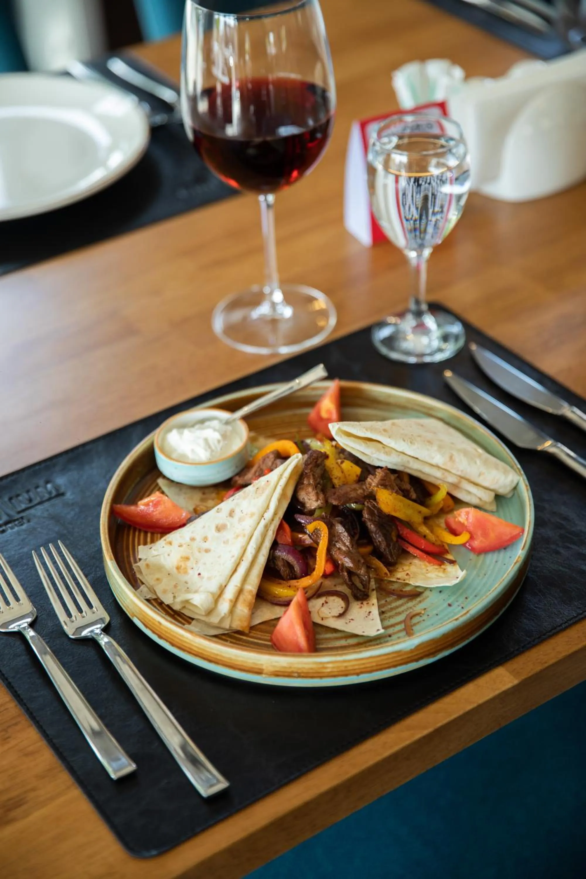 Restaurant/places to eat in Premium Hotel Ganja