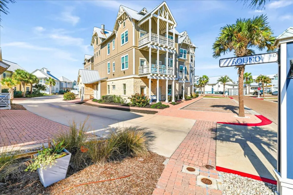 Other in Bikini Bottoms TC 2204