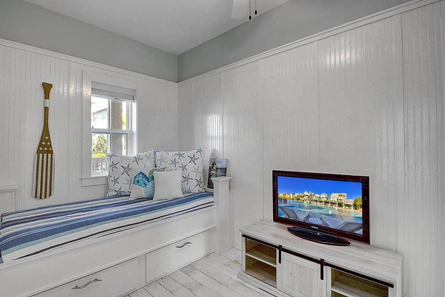 Other, Bed in Coastal Hideaway 230 BE