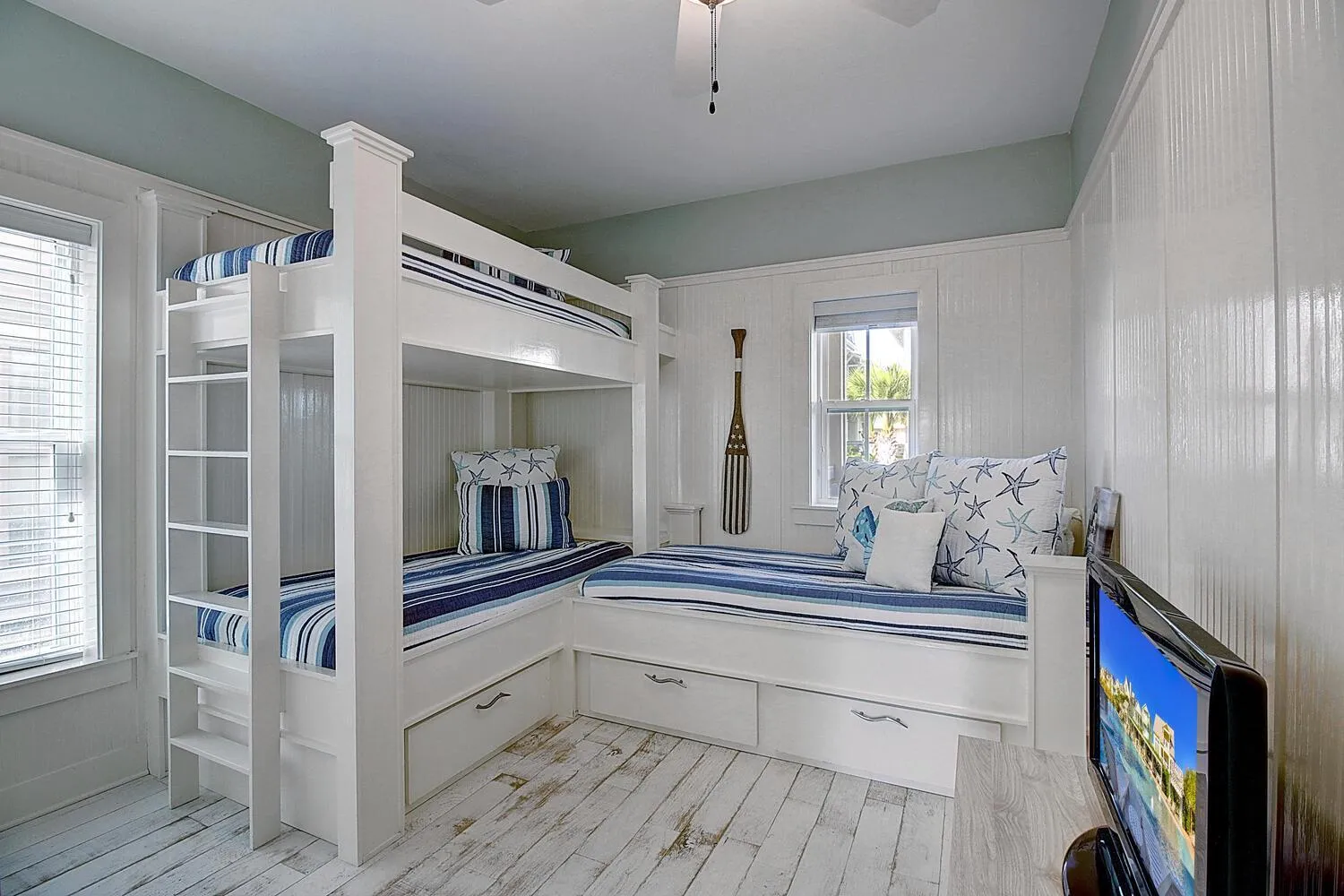 Other, Bed in Coastal Hideaway 230 BE