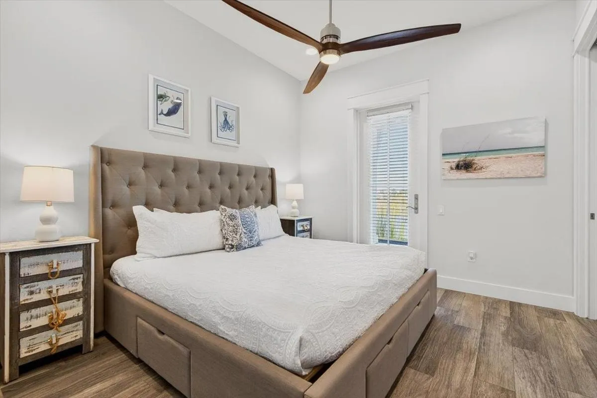 Other, Bed in High Tide 243 HI