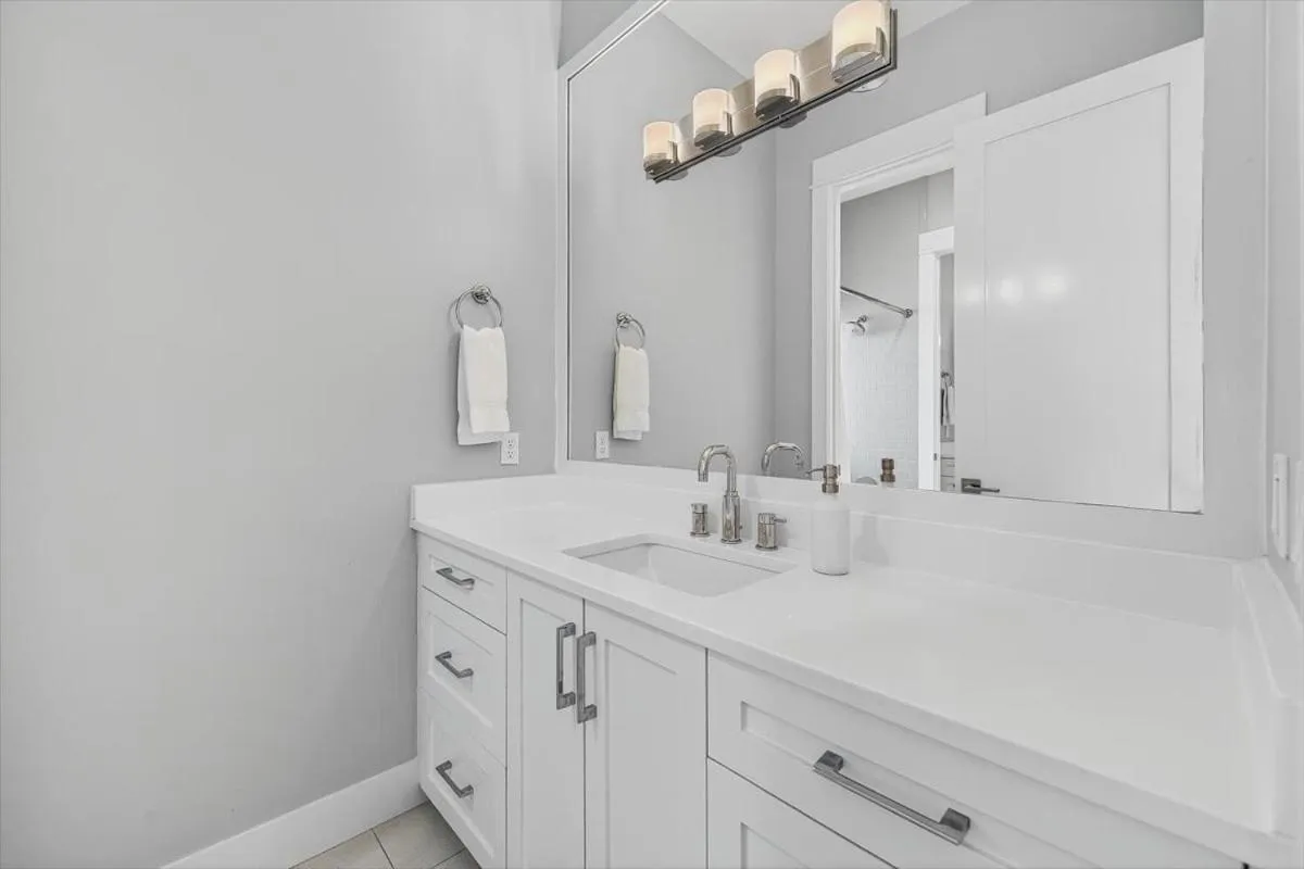 Other in La Ola 261 BE