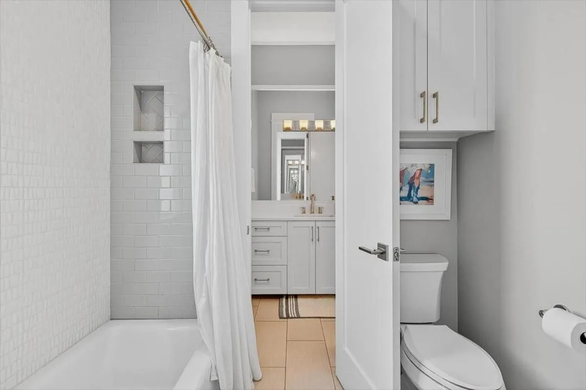 Other in La Ola 261 BE