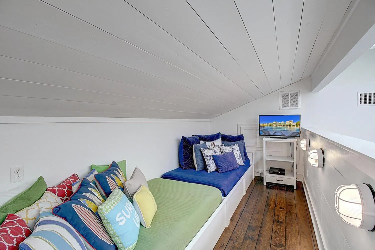 Other, Bed in No Limit 251 BE