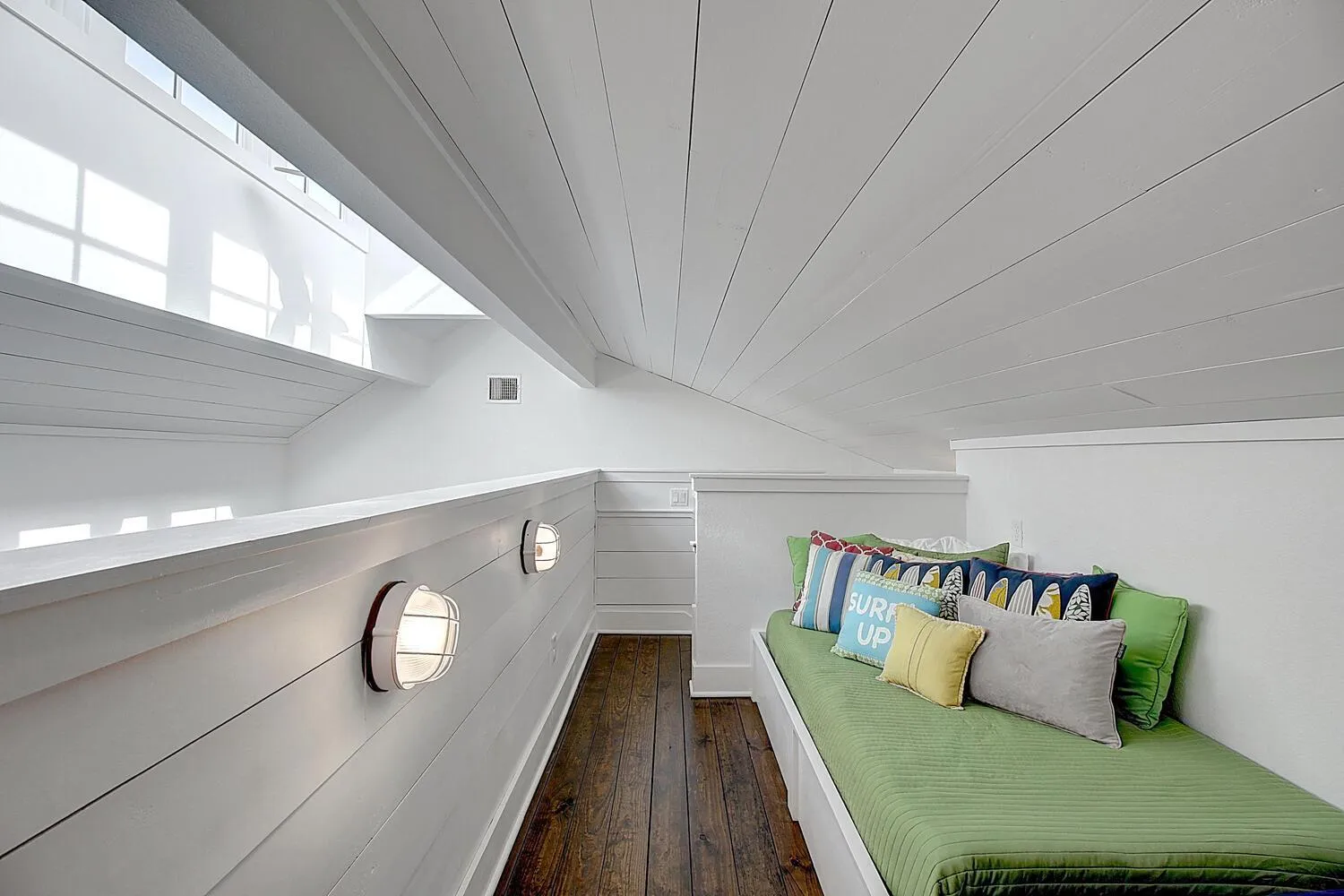 Other, Bed in No Limit 251 BE