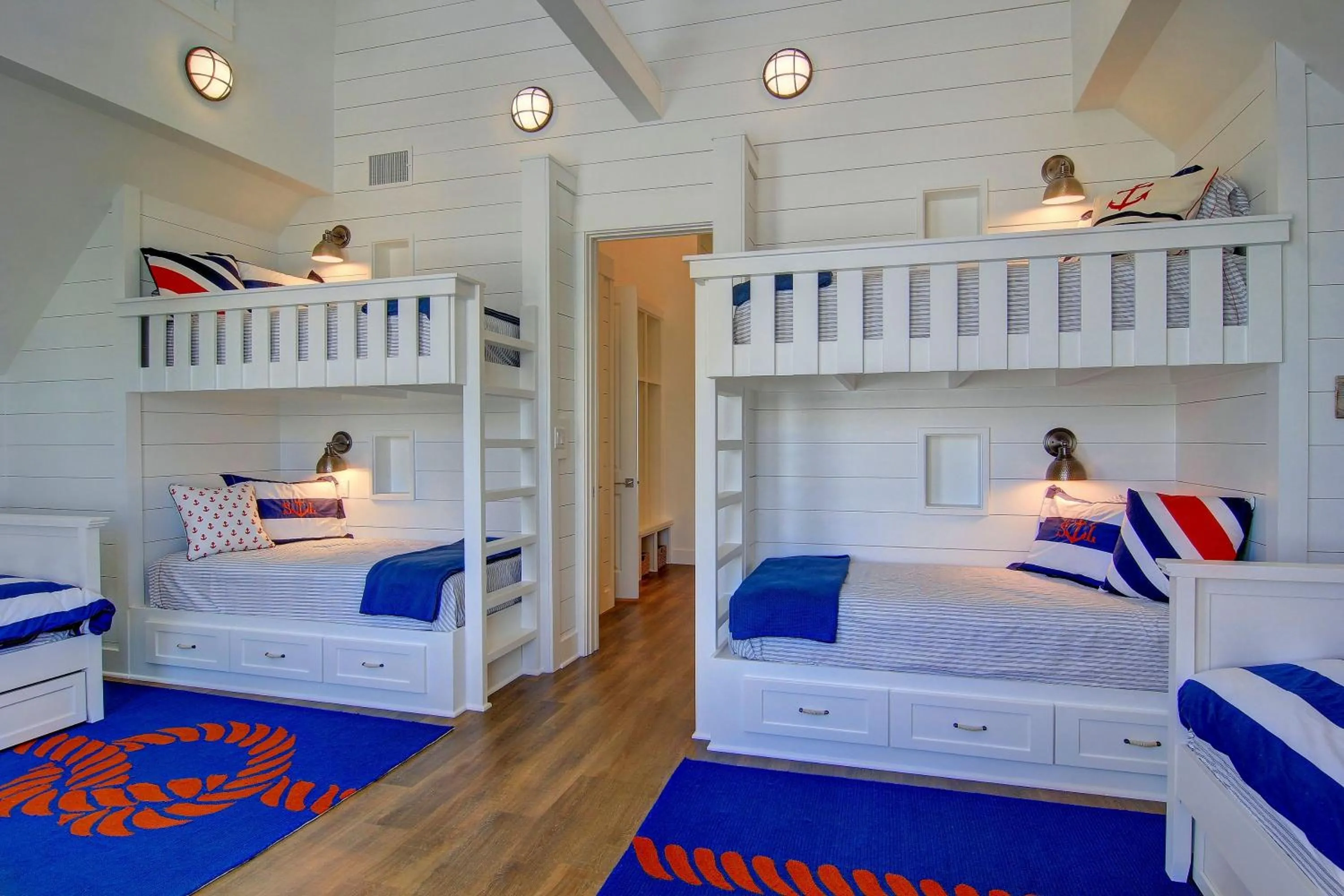 Other, Bed in Salt and Light 192 RO