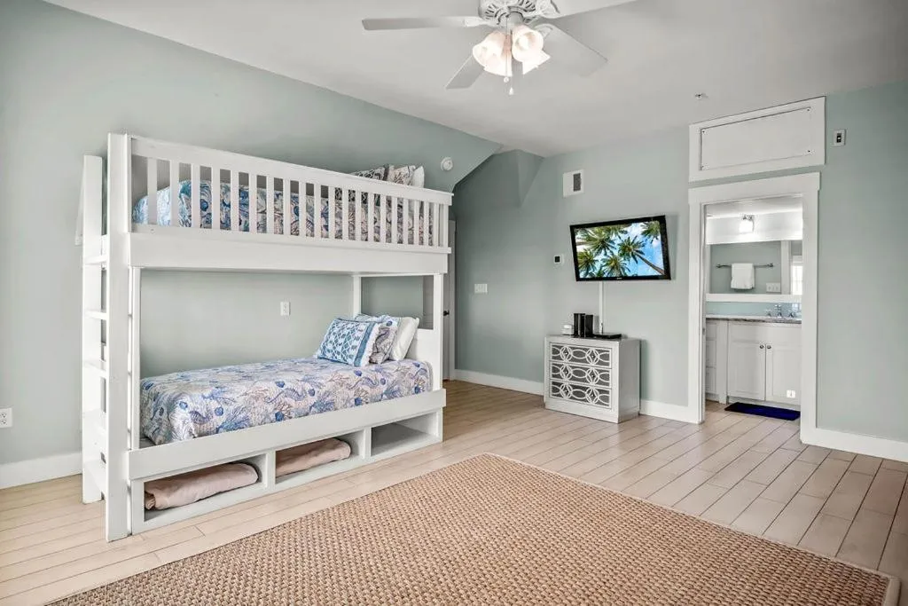 Other, Bed in Sand Point TC 3303