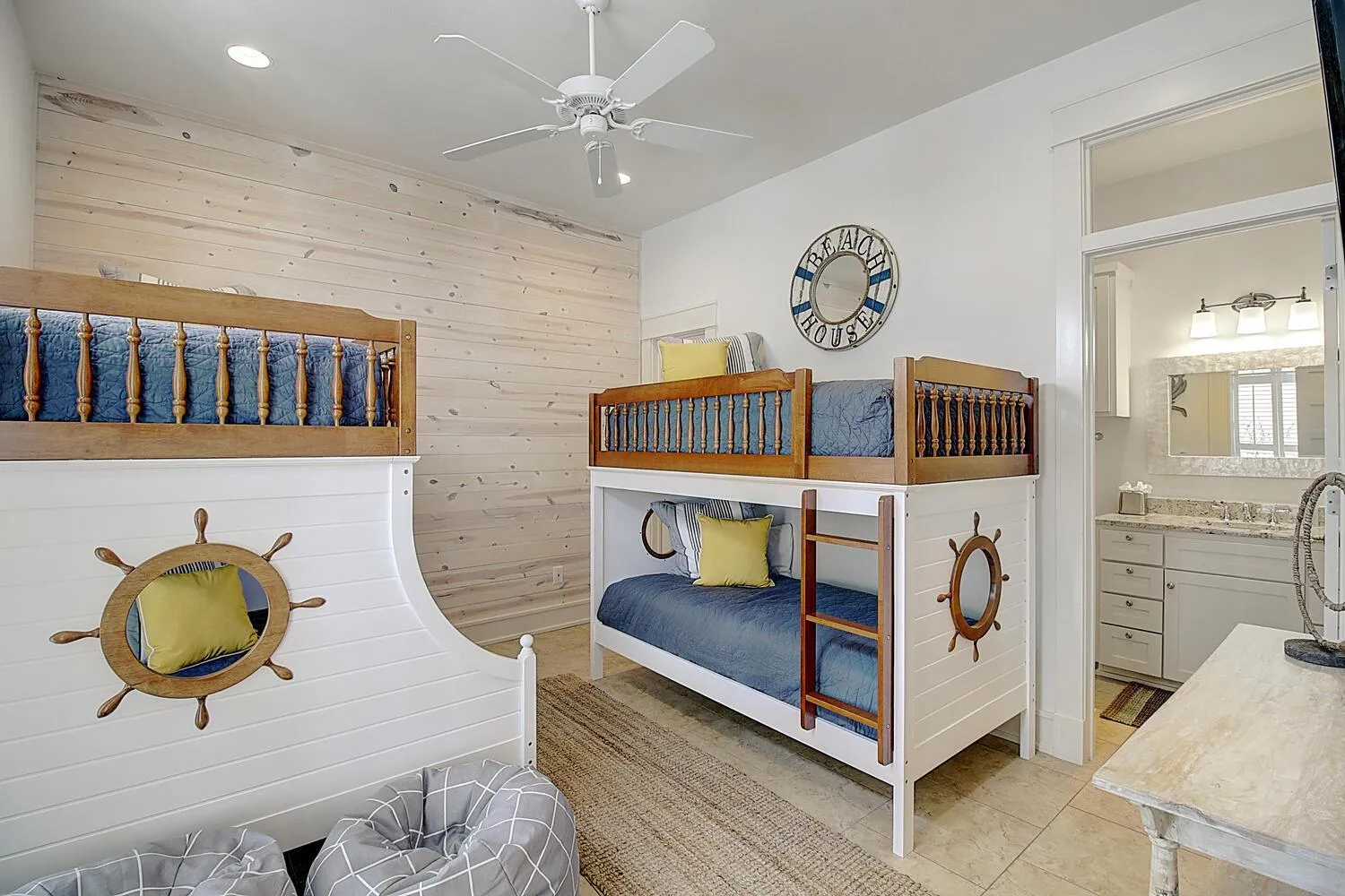 Other, Bed in Sippin on Sunshine 164 BE