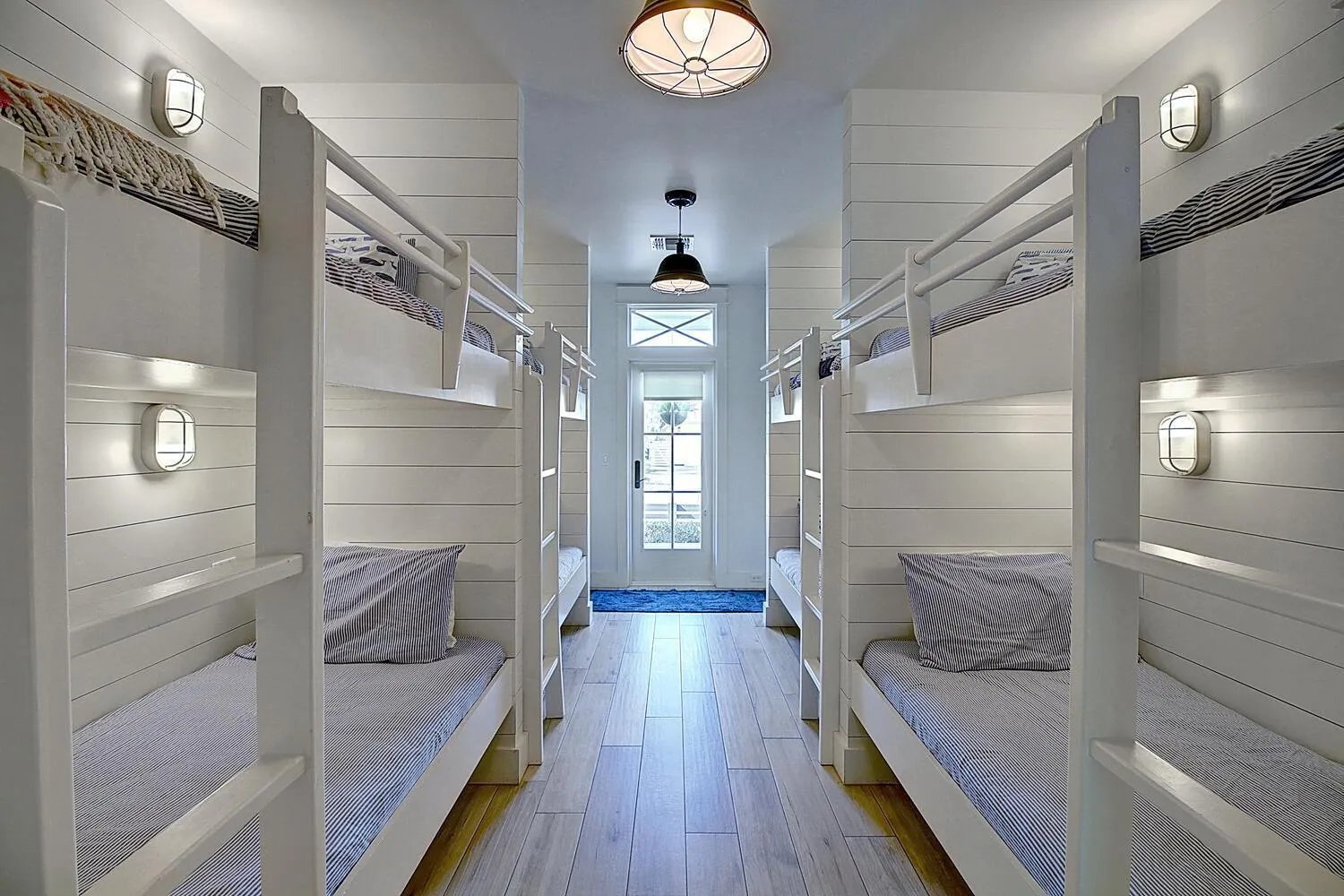 Other, Bed in Southern Charm 259 BE