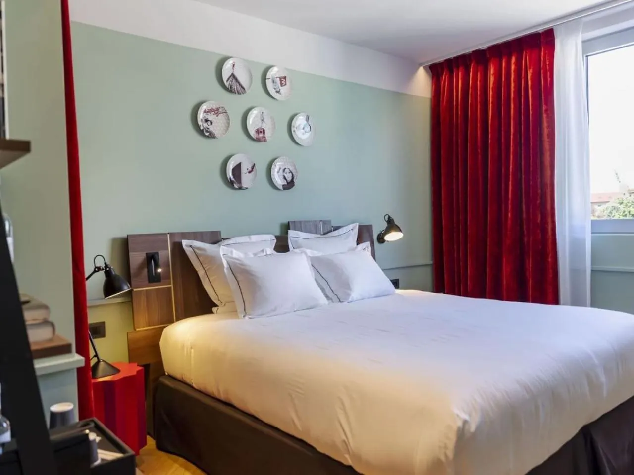 Shower, Bed in Urban Hive Milano