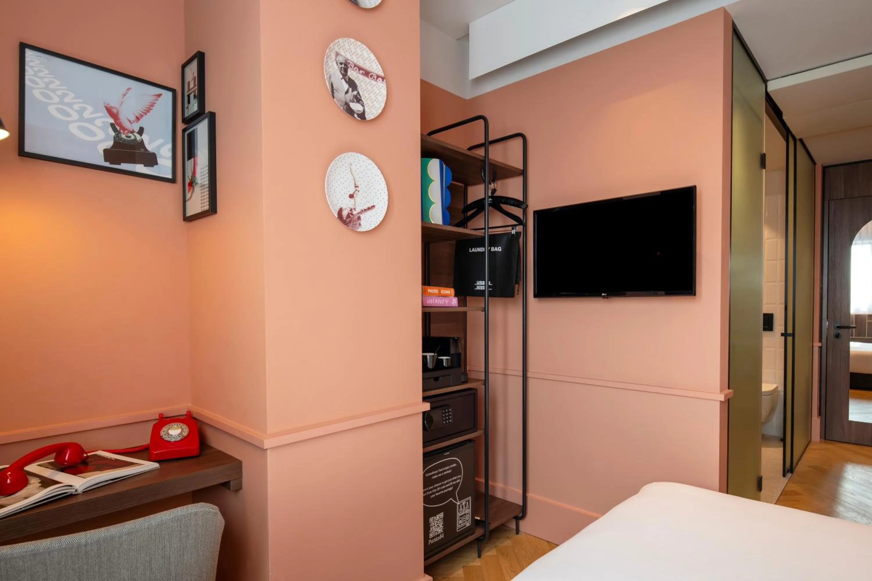 Bedroom, Bed in Urban Hive Milano