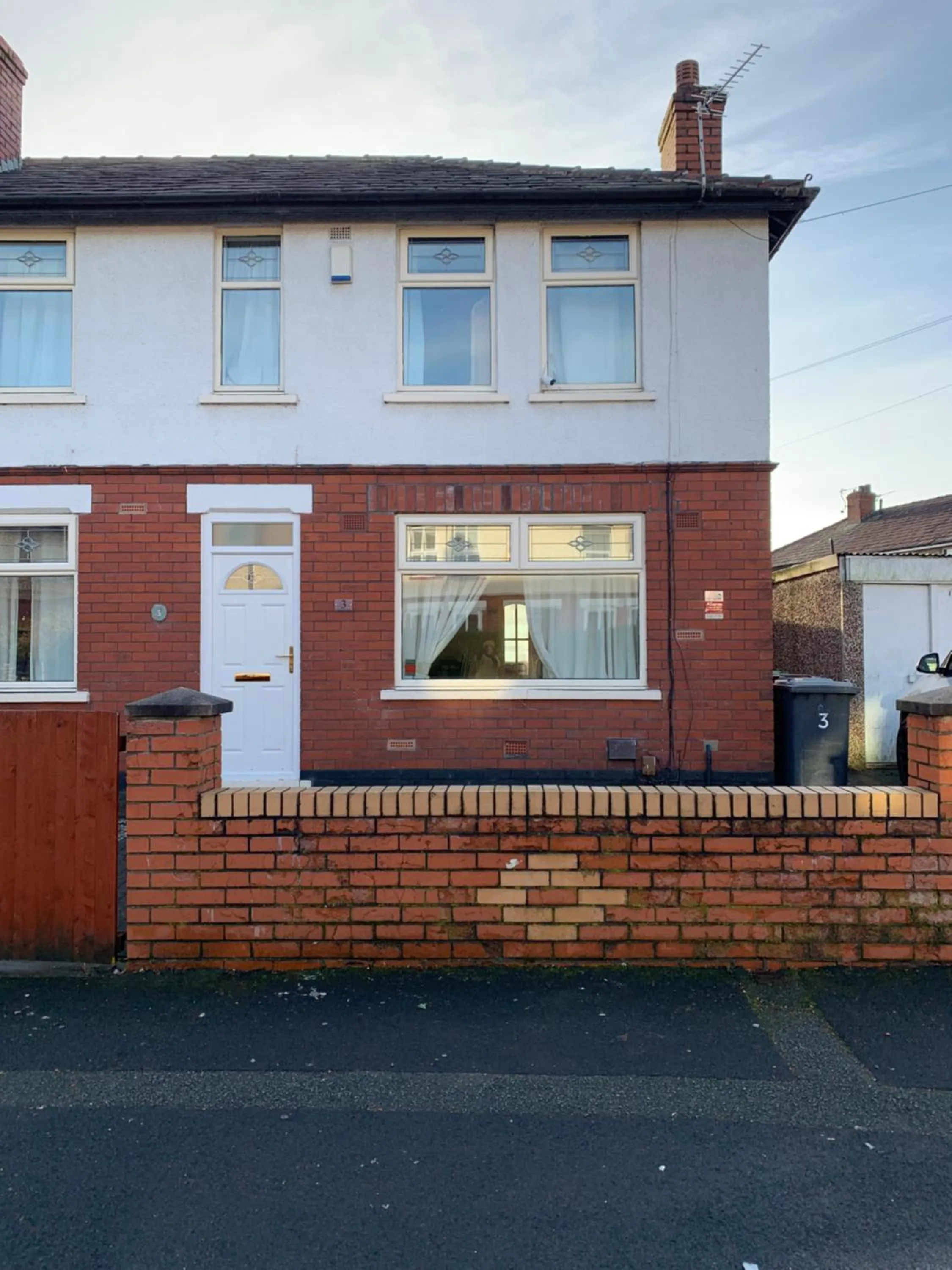 Busy Bee - Guest House - Self Service