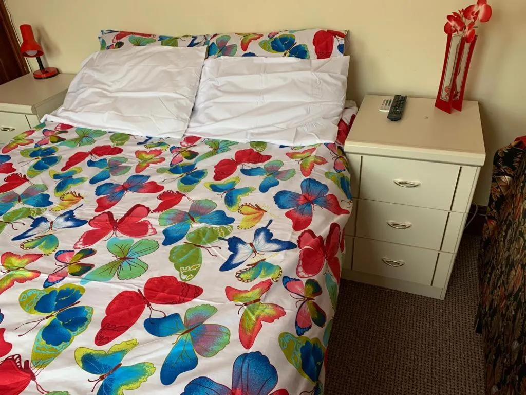 Busy Bee - Guest House - Self Service