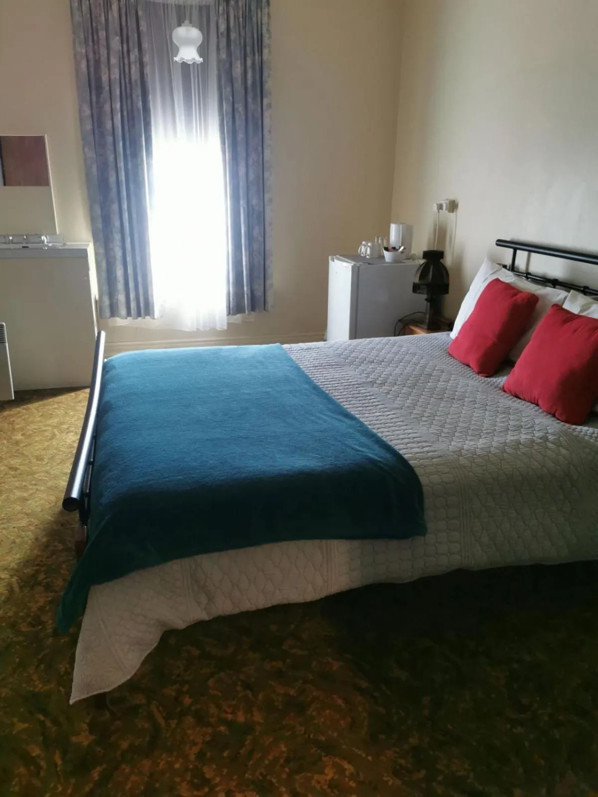 Photo of the whole room, Bed in Railton Hotel - heritage pub accommodation