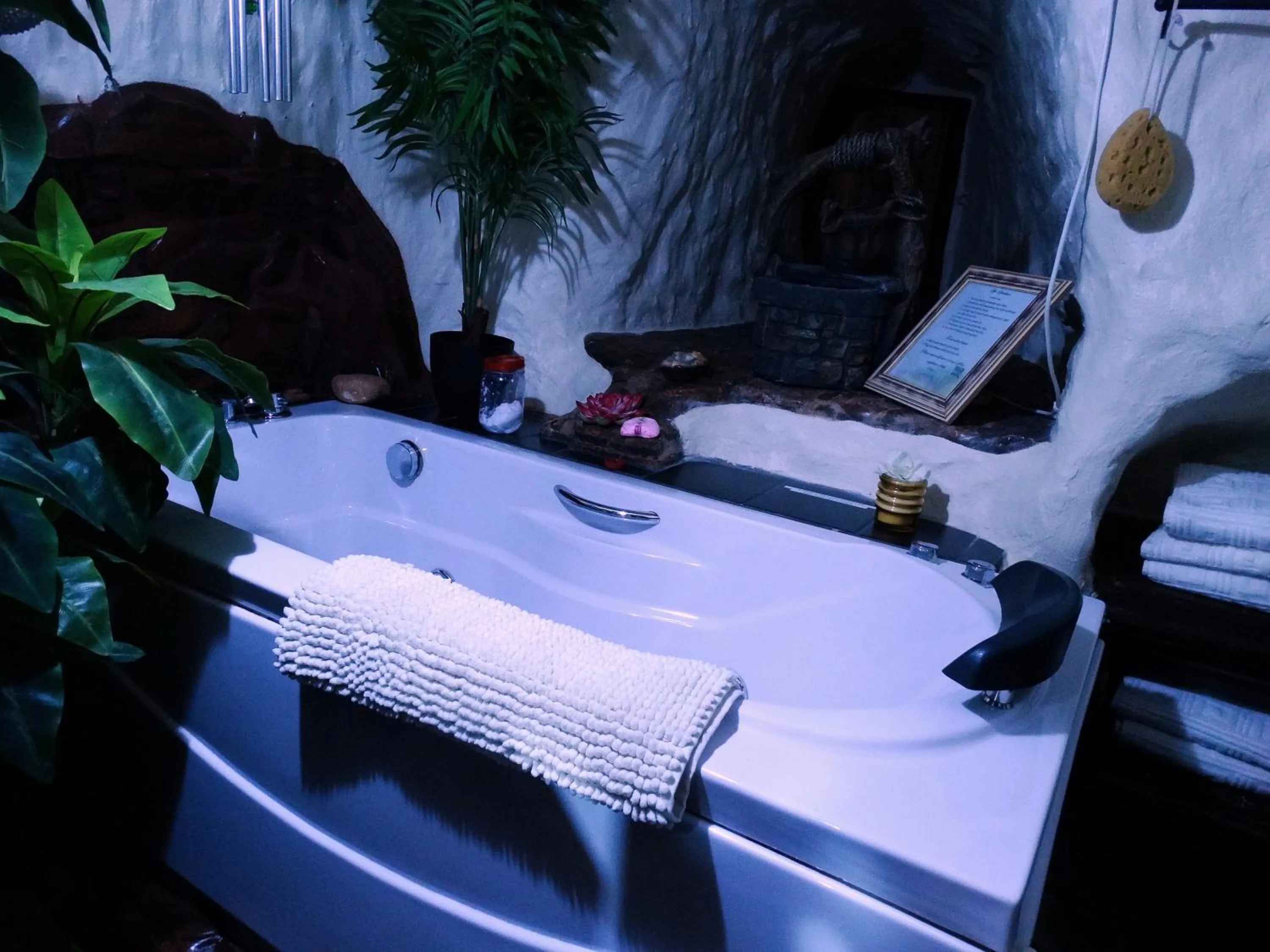 Bath in Di's Dugouts