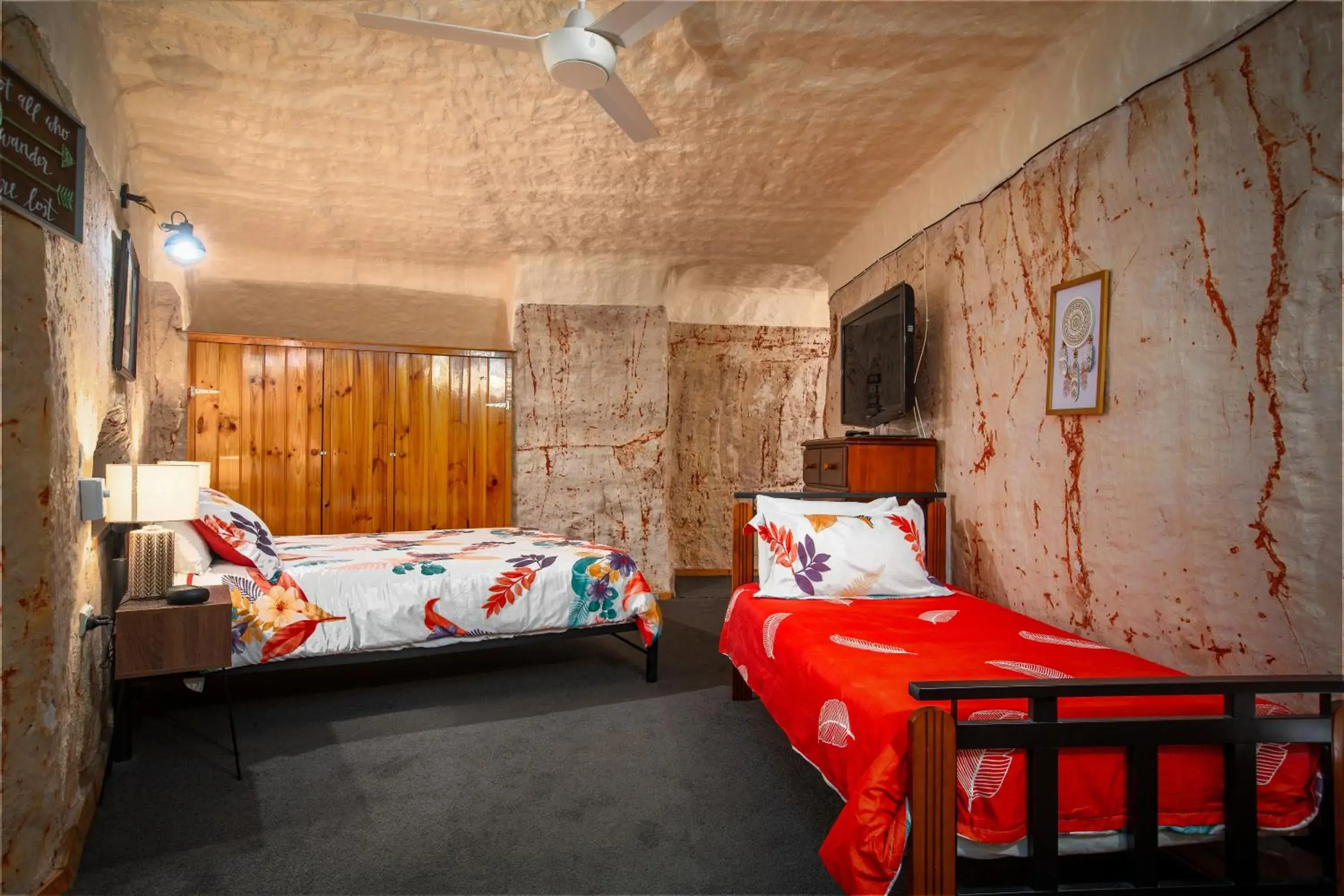 Two-Bedroom House in Di's Dugouts Two-Bedroom House in Di's Dugouts