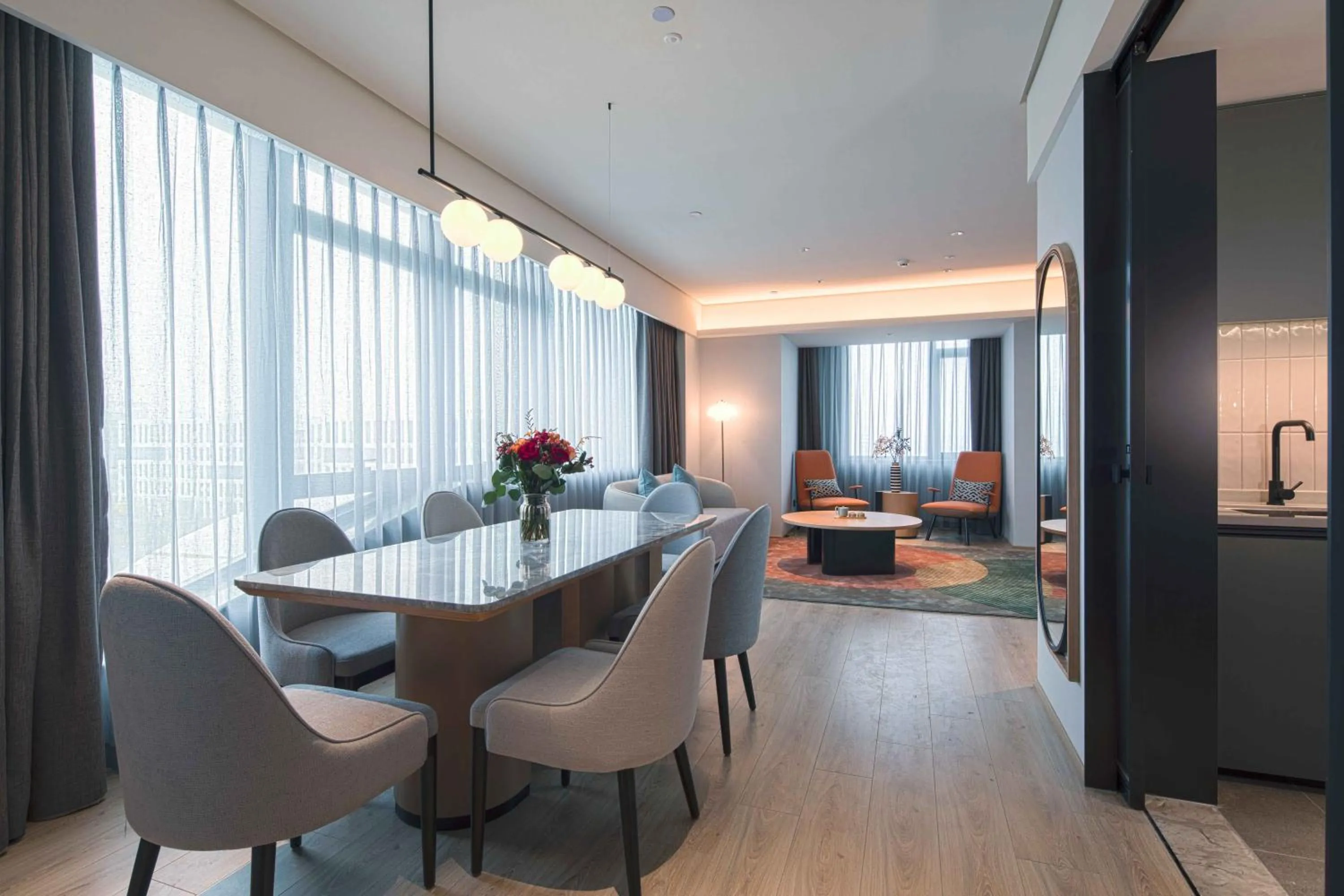 Photo of the whole room in Sunstone Plaza Hotel