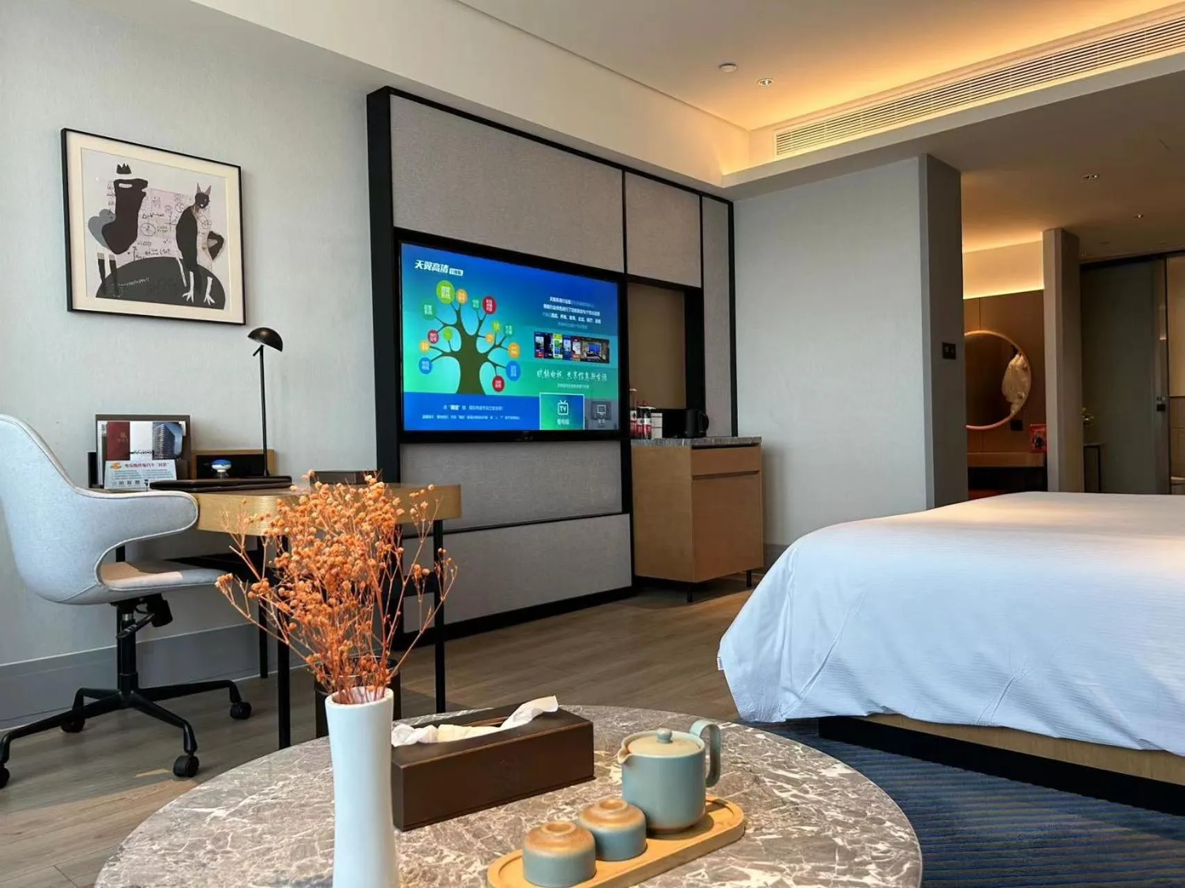 Photo of the whole room, Bed in Sunstone Plaza Hotel