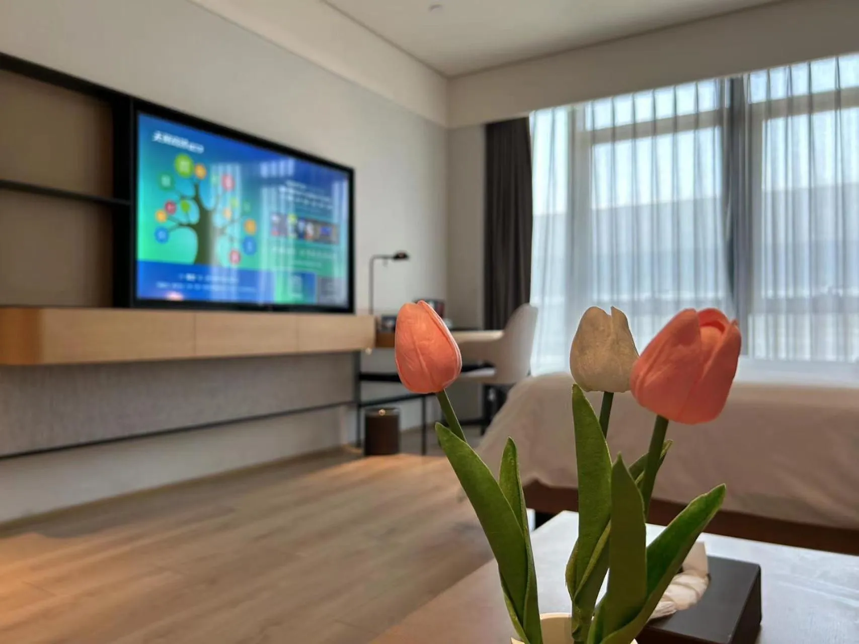 Photo of the whole room, Bed in Sunstone Plaza Hotel