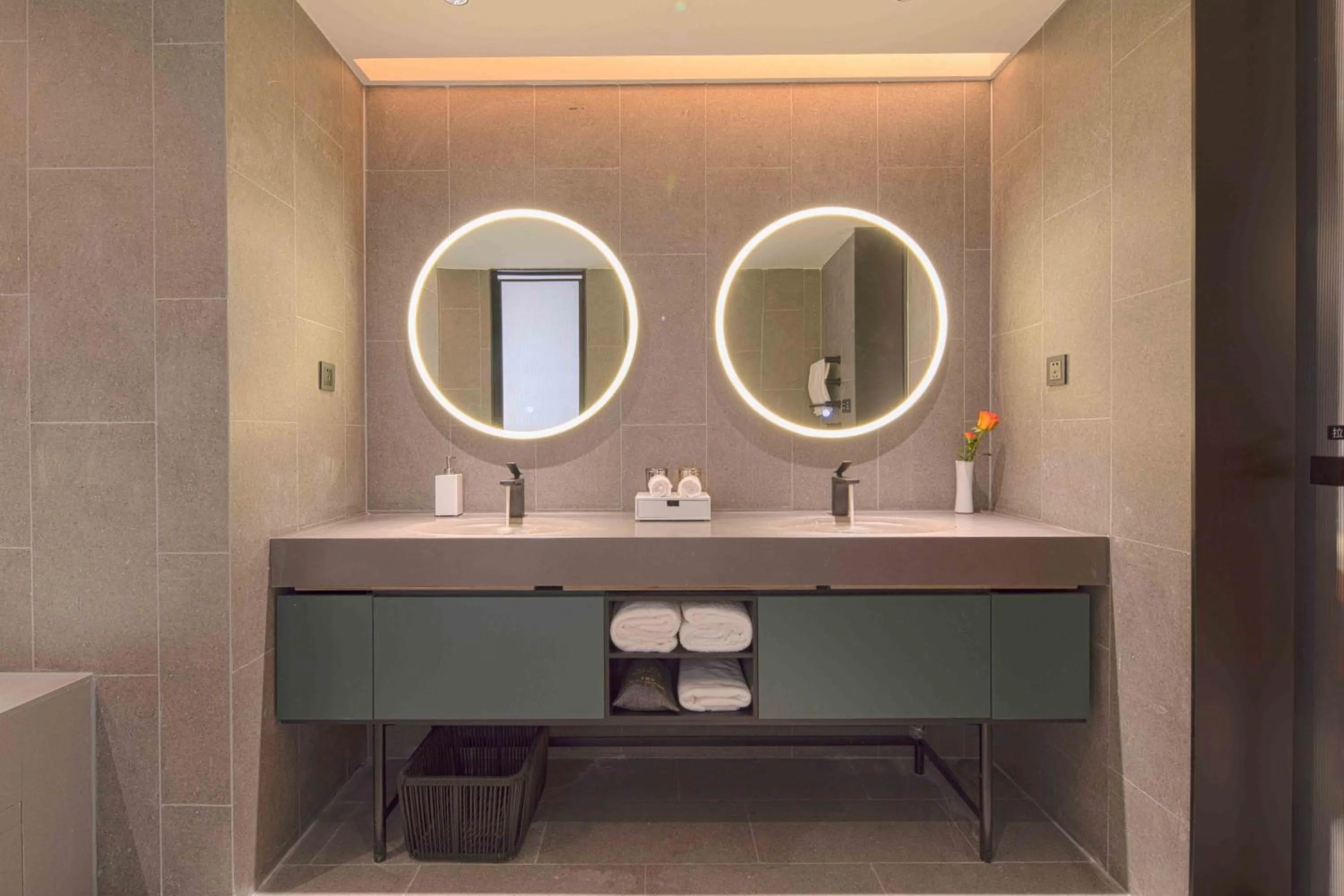 Bathroom in Sunstone Plaza Hotel