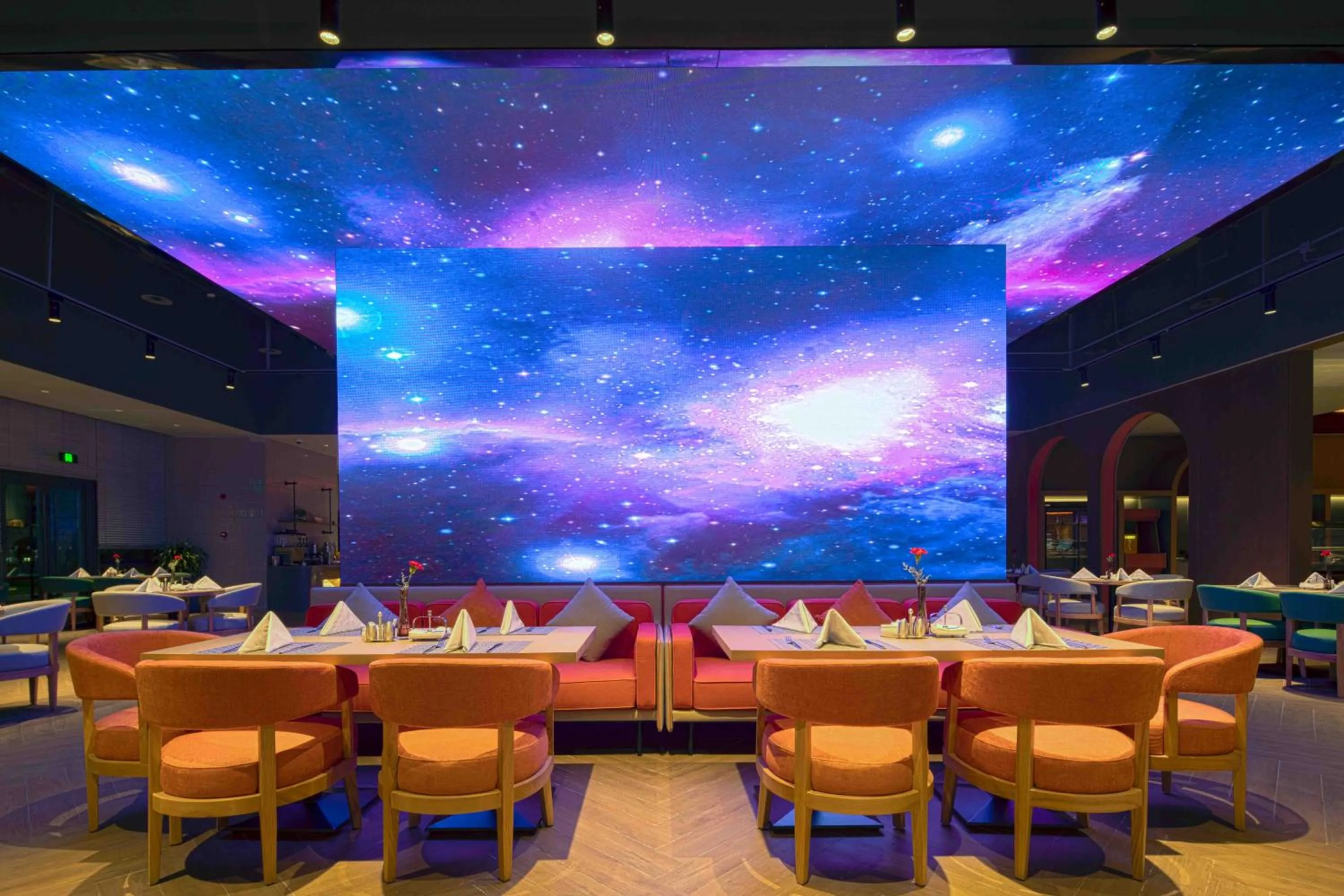 Restaurant/places to eat in Sunstone Plaza Hotel