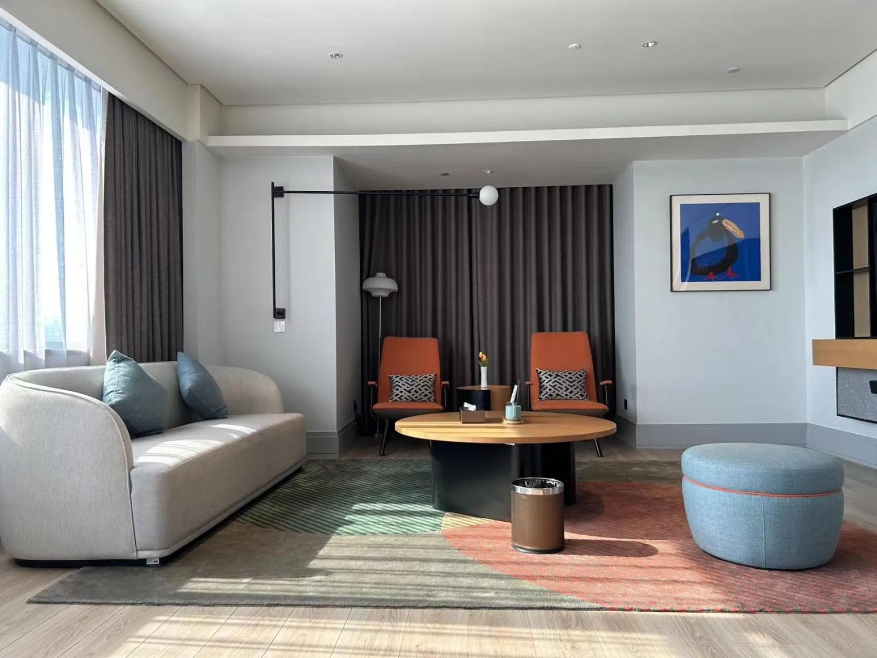 Living room in Sunstone Plaza Hotel