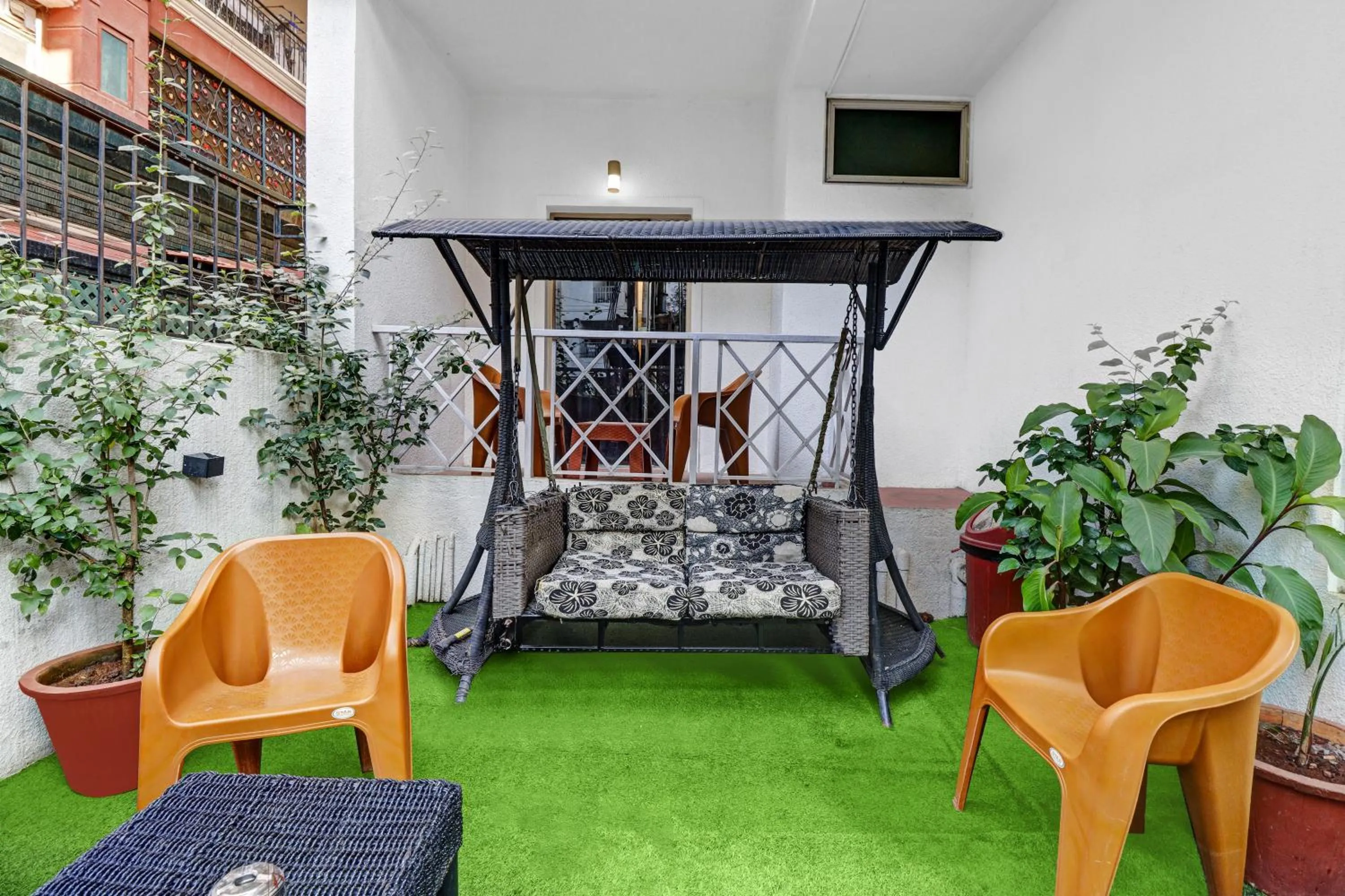 Seating area in Treebo Elmas Boutique