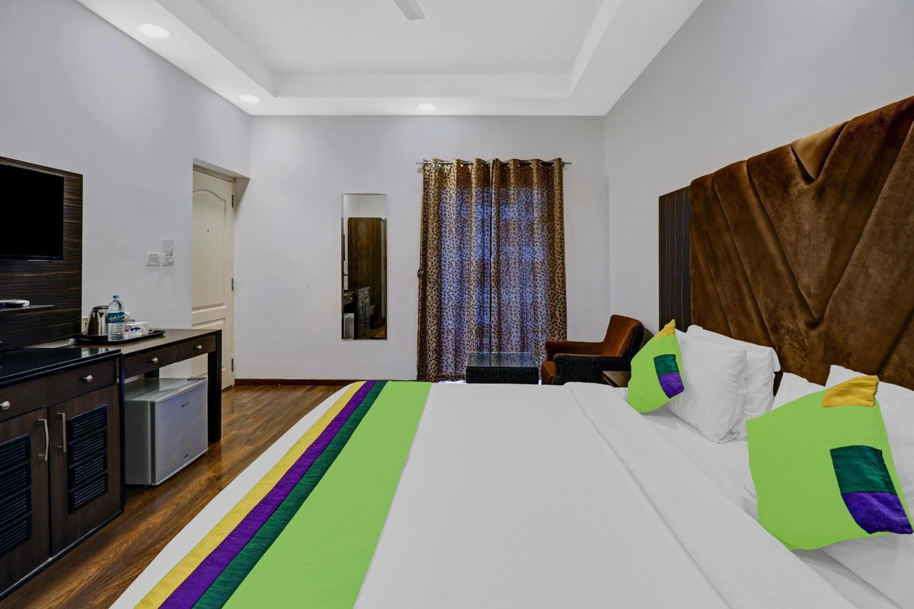 Bedroom in Treebo Elmas Boutique