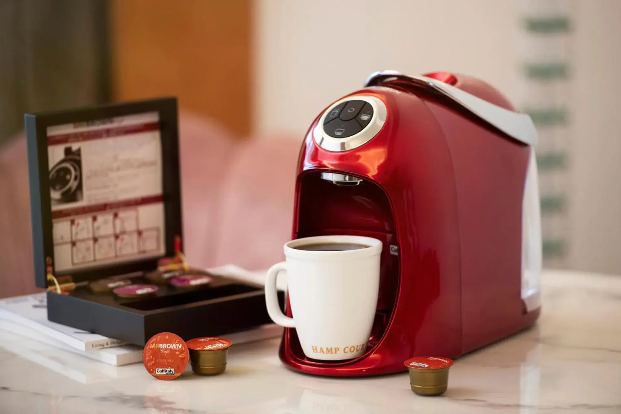 Deluxe Quadruple Room in Hamp Court Palace Taipei Deluxe Quadruple Room in Hamp Court Palace Taipei