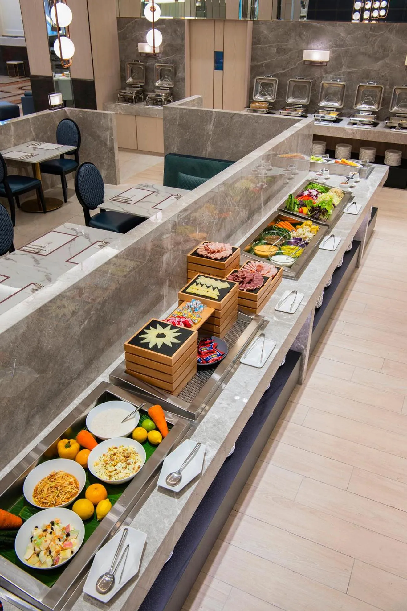 Breakfast in Hamp Court Palace Taipei