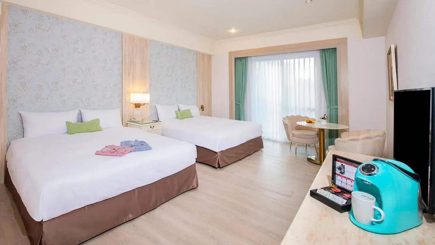 Deluxe Family Room in Hamp Court Palace Taipei Deluxe Family Room in Hamp Court Palace Taipei