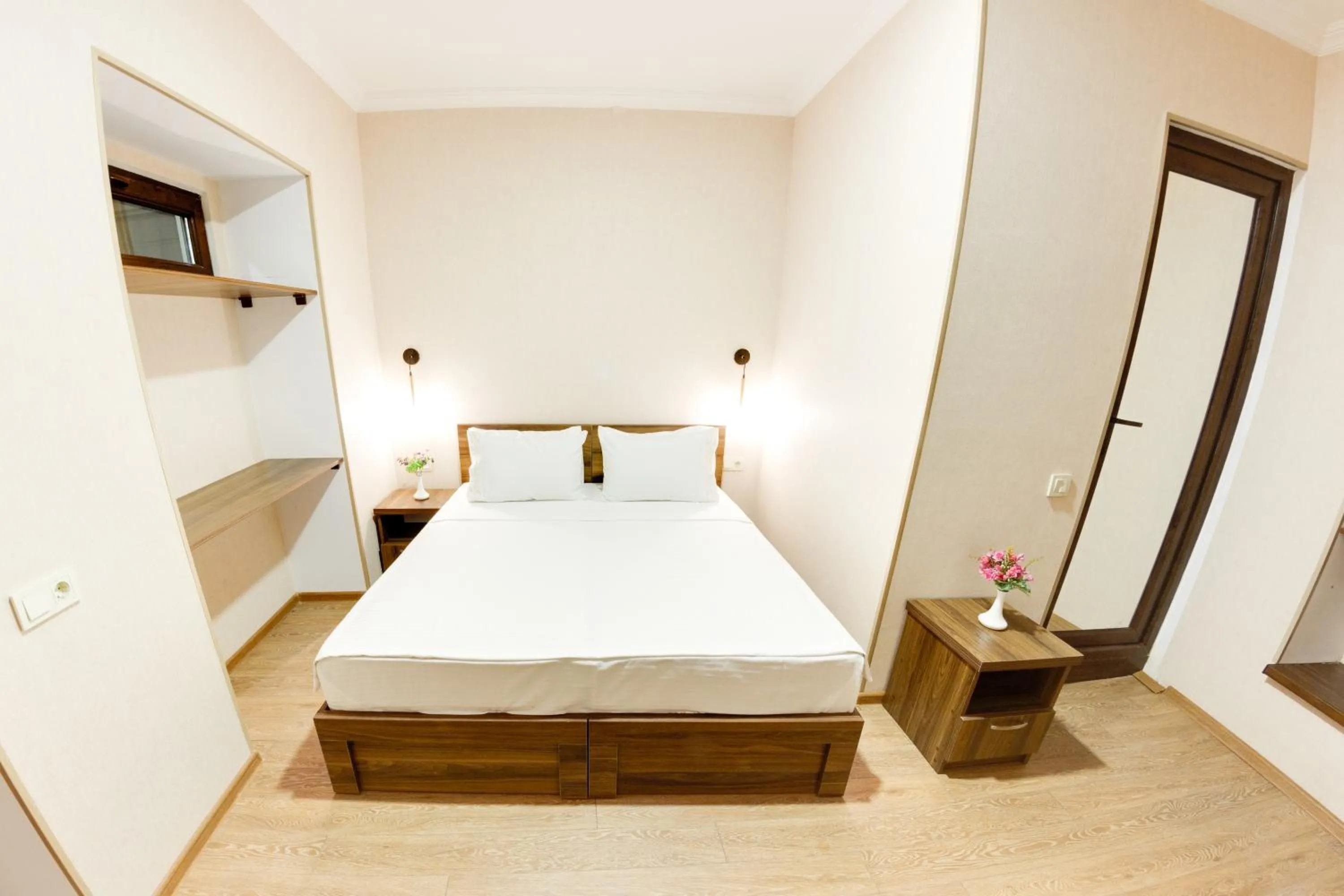 Bedroom, Bed in Sina Hotel