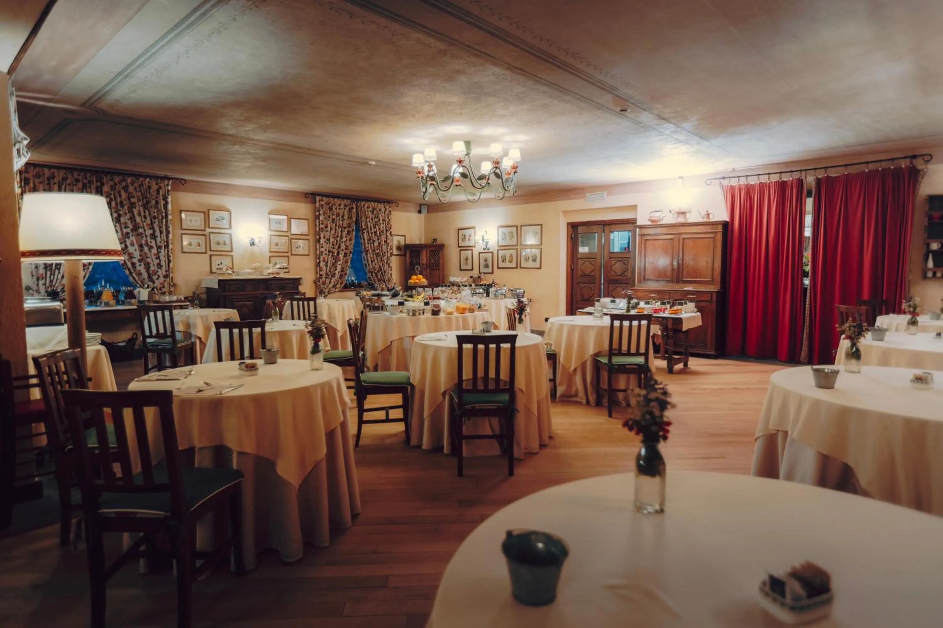 Restaurant/places to eat in Villa Novecento Romantic Hotel - Estella Hotel Collection & Experience