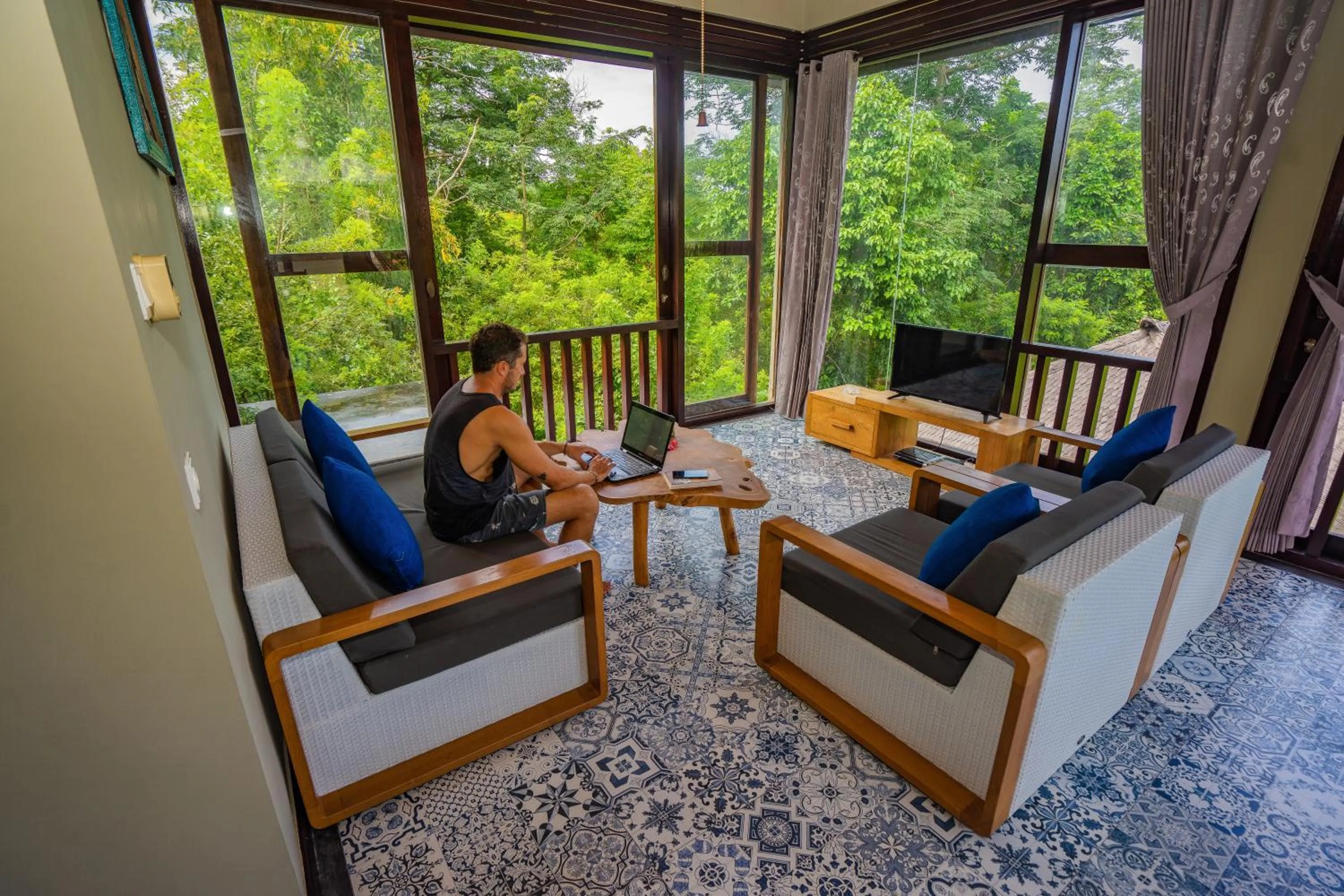 TV and multimedia in Uluwatu Yoga Resort