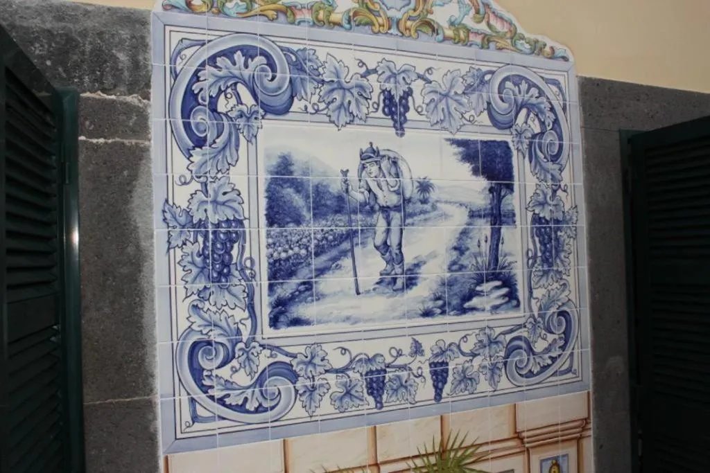 Property building in Casa Das Videiras