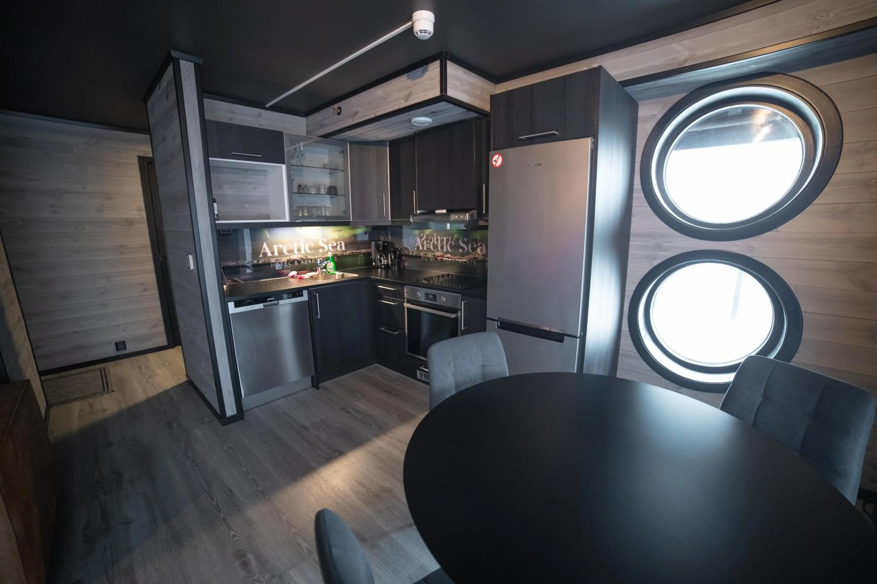 Kitchen or kitchenette in Arctic Sea Hotel