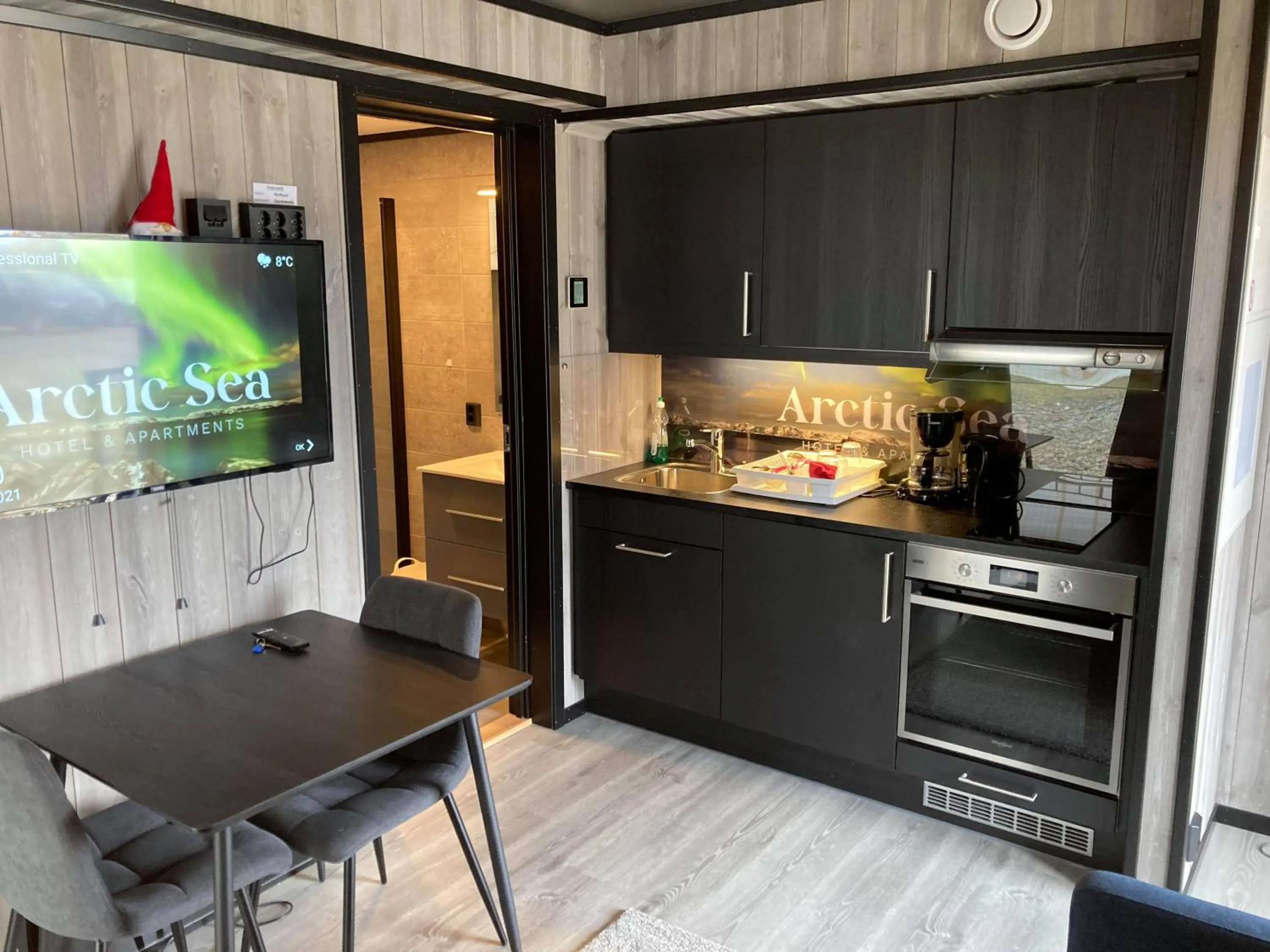 Kitchen or kitchenette in Arctic Sea Hotel