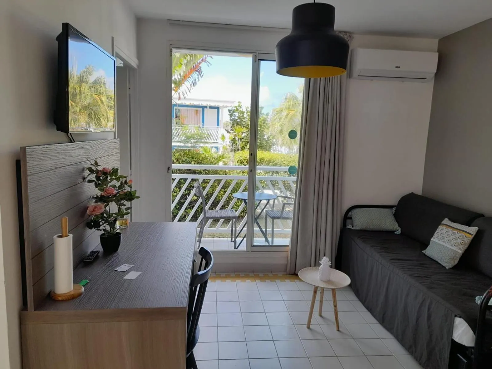 Studio 25 m Manganao Joela 4 personnes avec machine a laver