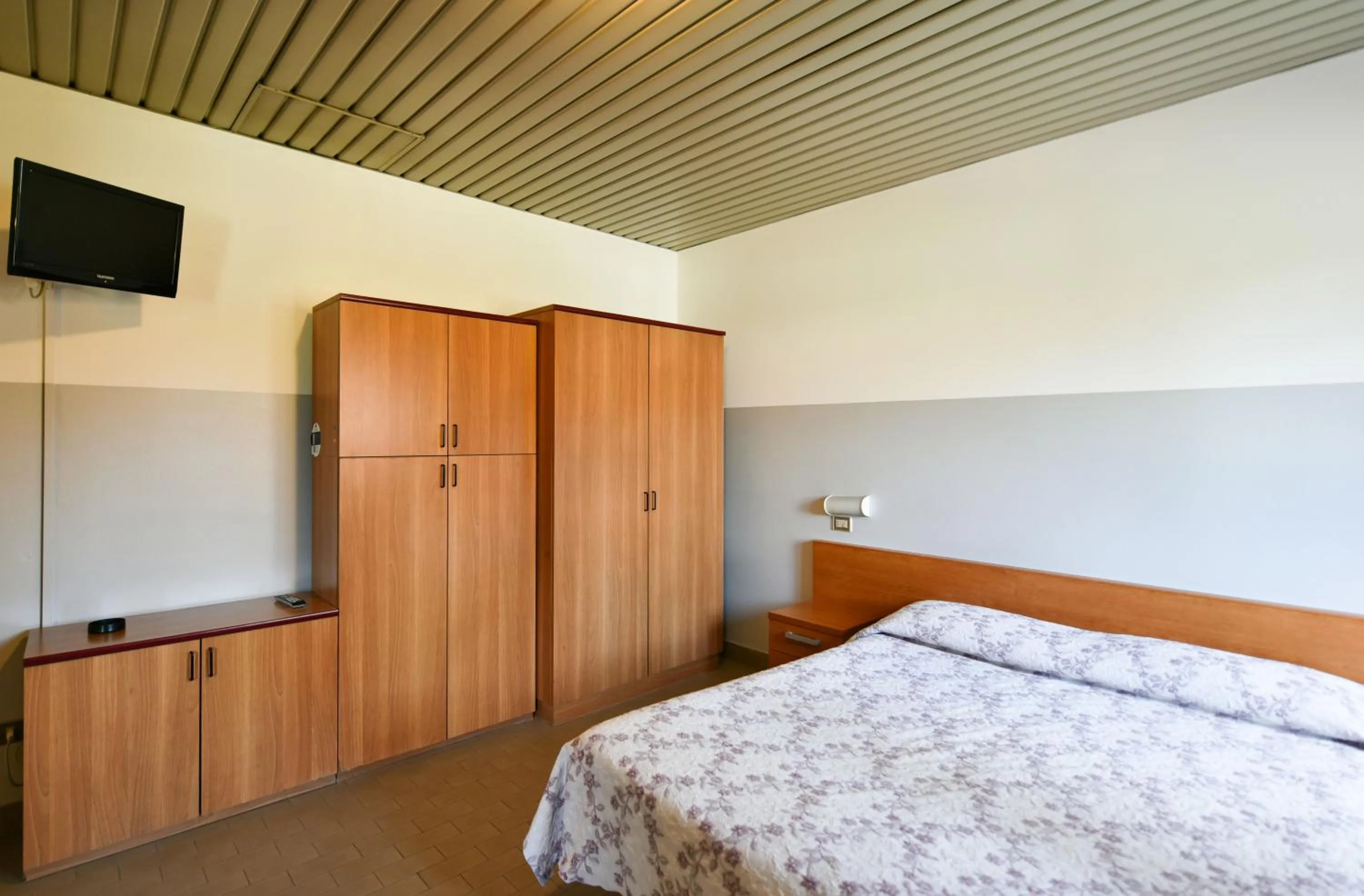 Bedroom, Bed in Club del Sole Centro Turistico Città di Bologna